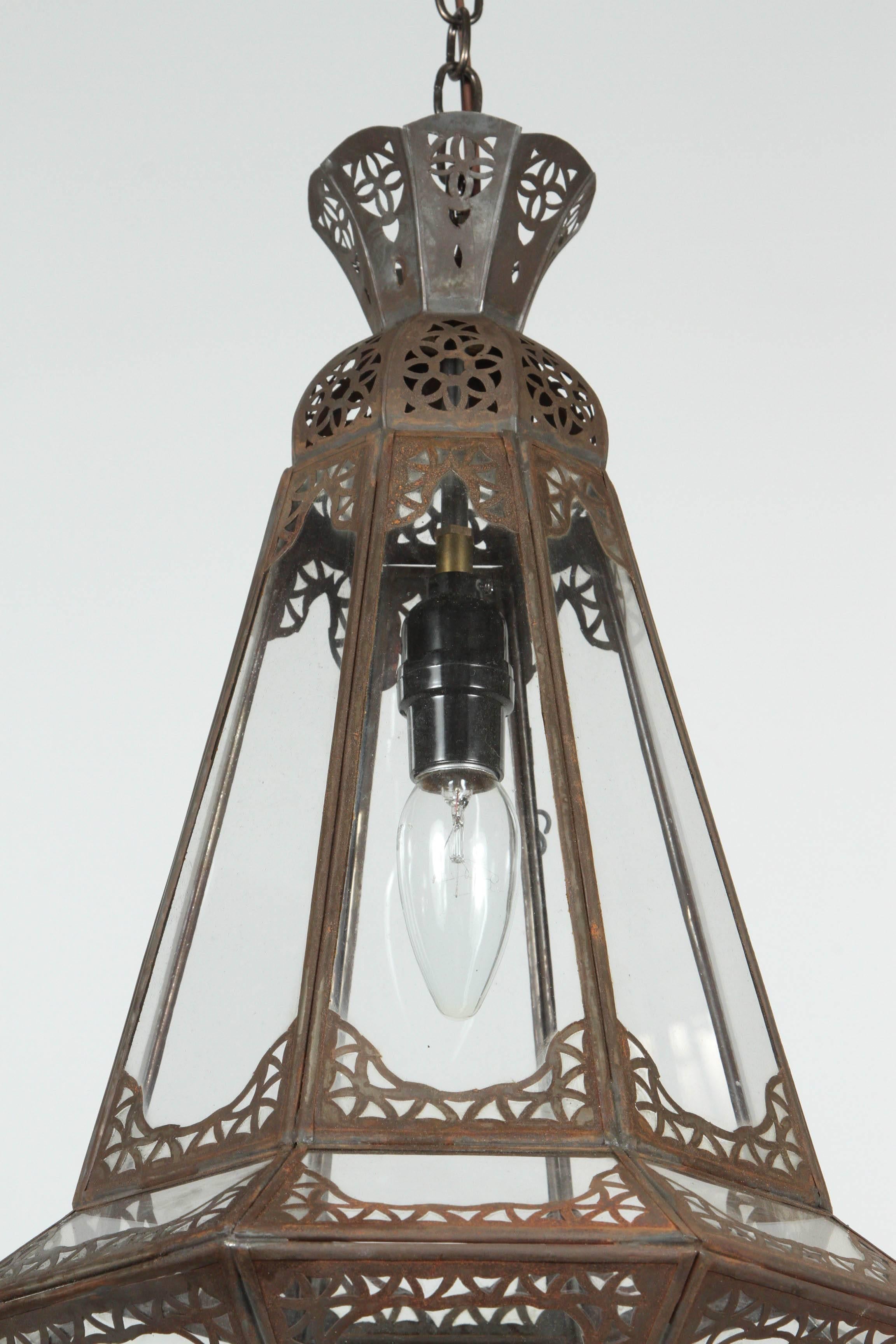 Moroccan Moorish Clear Glass Lantern In Good Condition For Sale In North Hollywood, CA