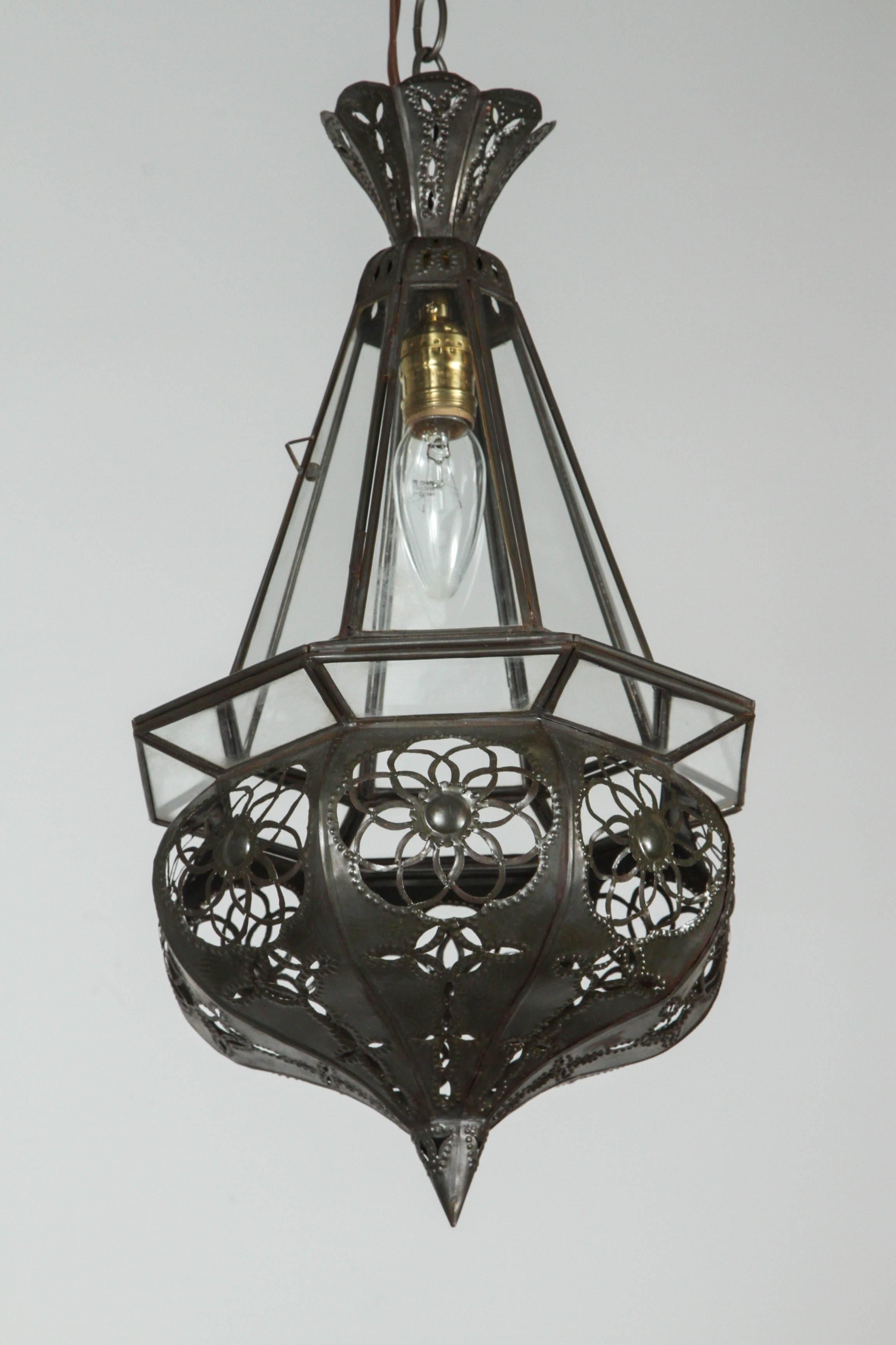 Moroccan Clear Glass Pendant In Good Condition In North Hollywood, CA