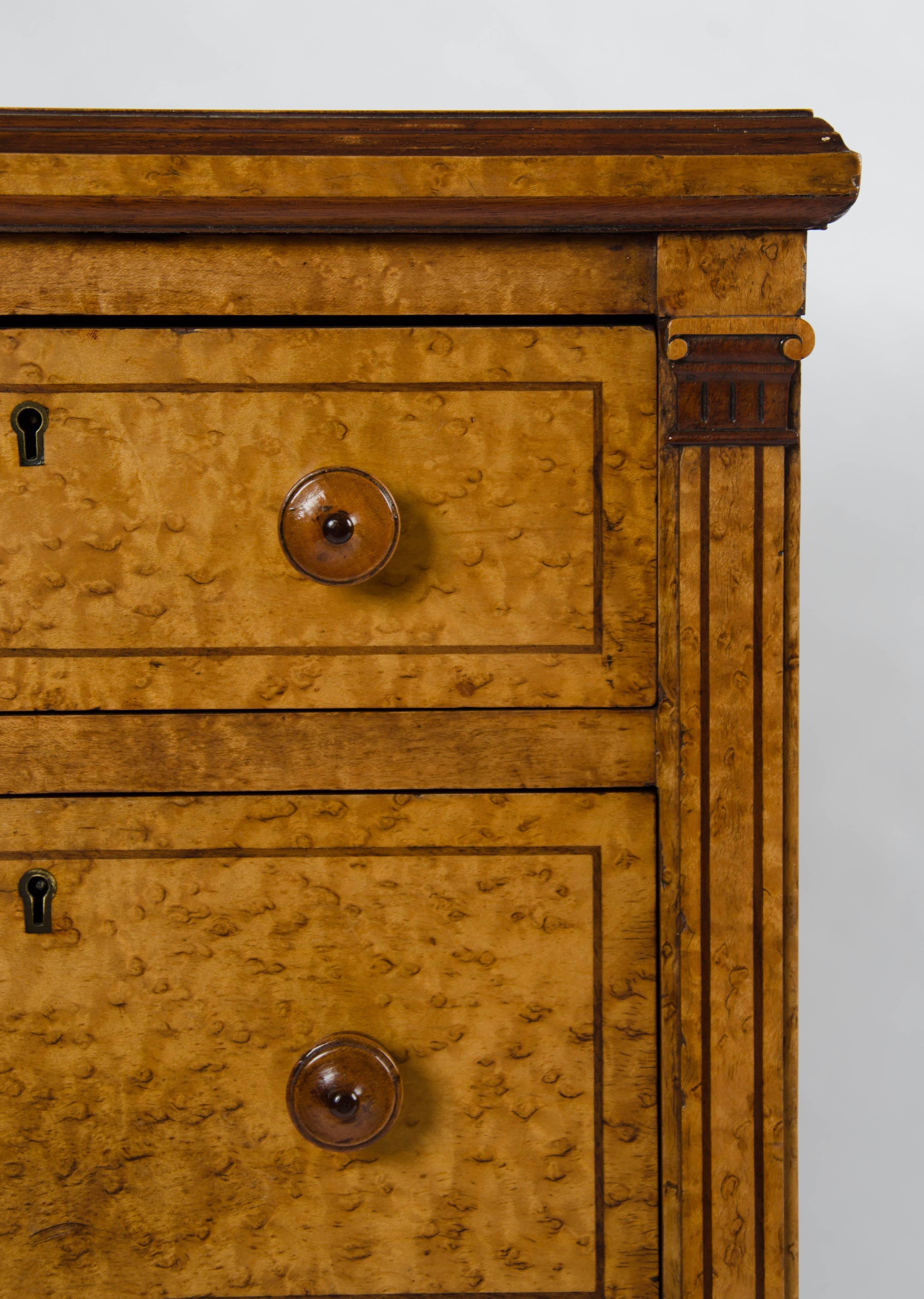 English Pair of 19th Century Bird's-Eye Maple Bedside Chests