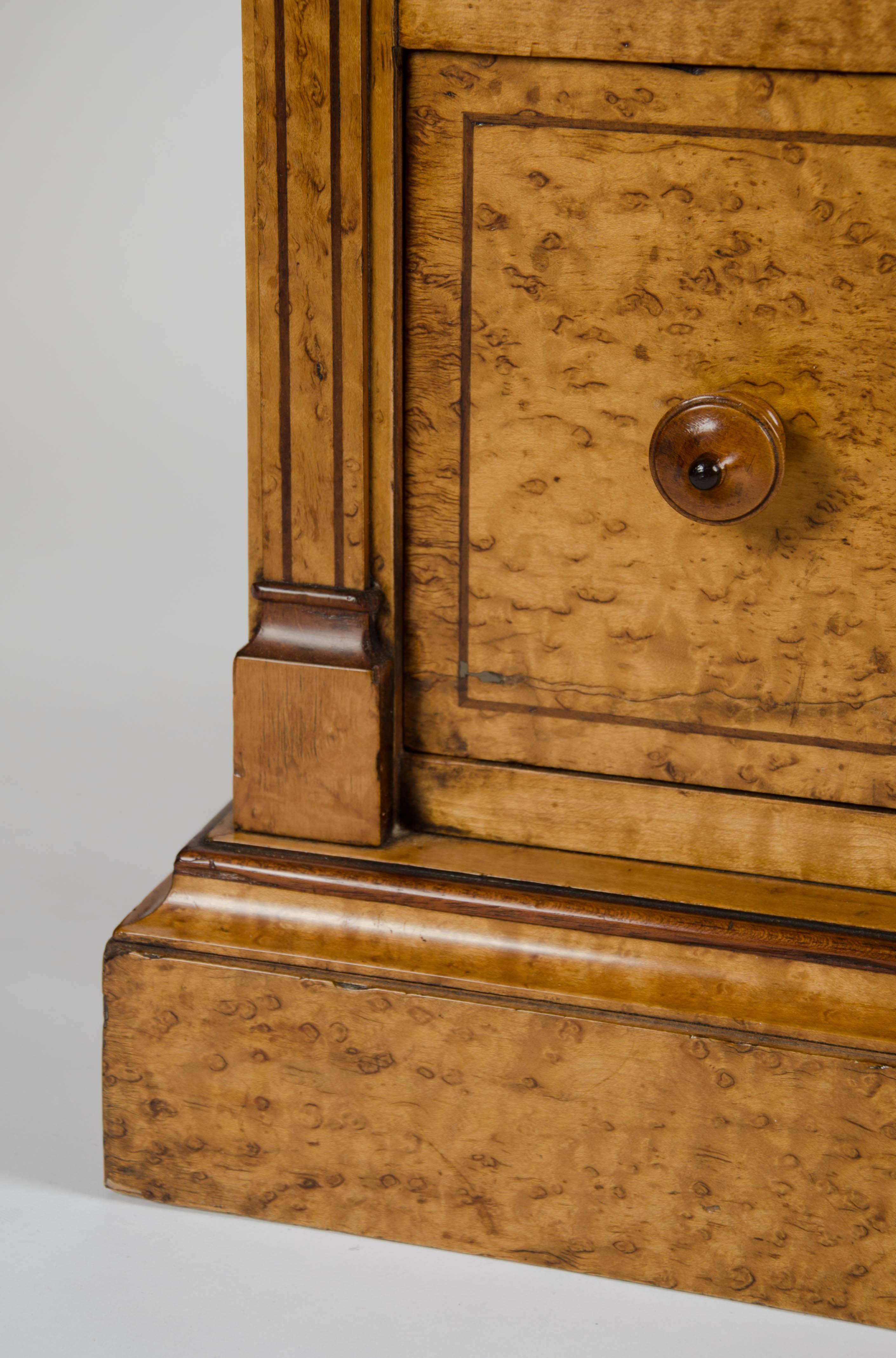 Pair of 19th Century Bird's-Eye Maple Bedside Chests In Excellent Condition In London, GB