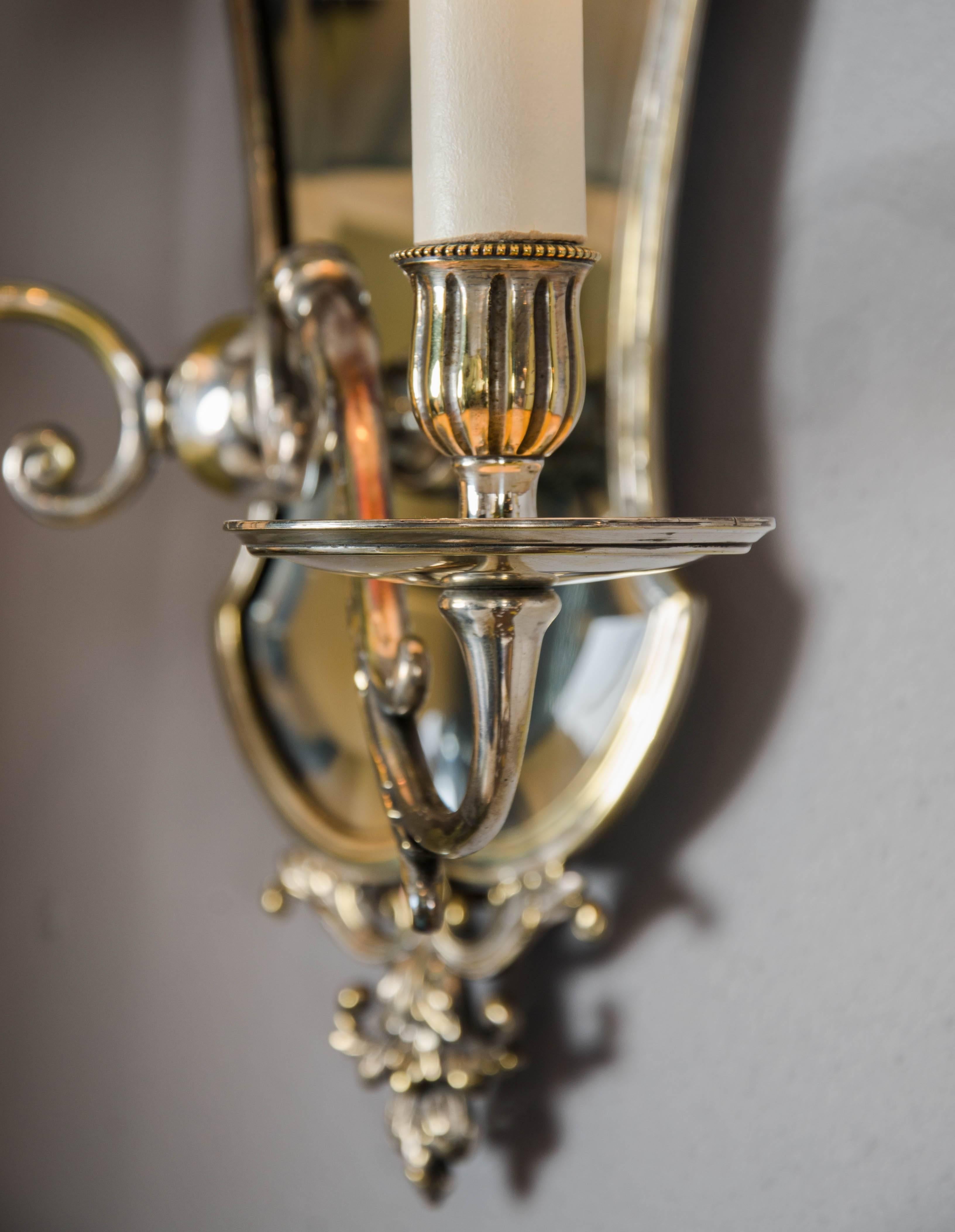 Pair of Edwardian Silver Plated Wall Lights with Smoked Blue Mirror Plates In Excellent Condition In London, GB
