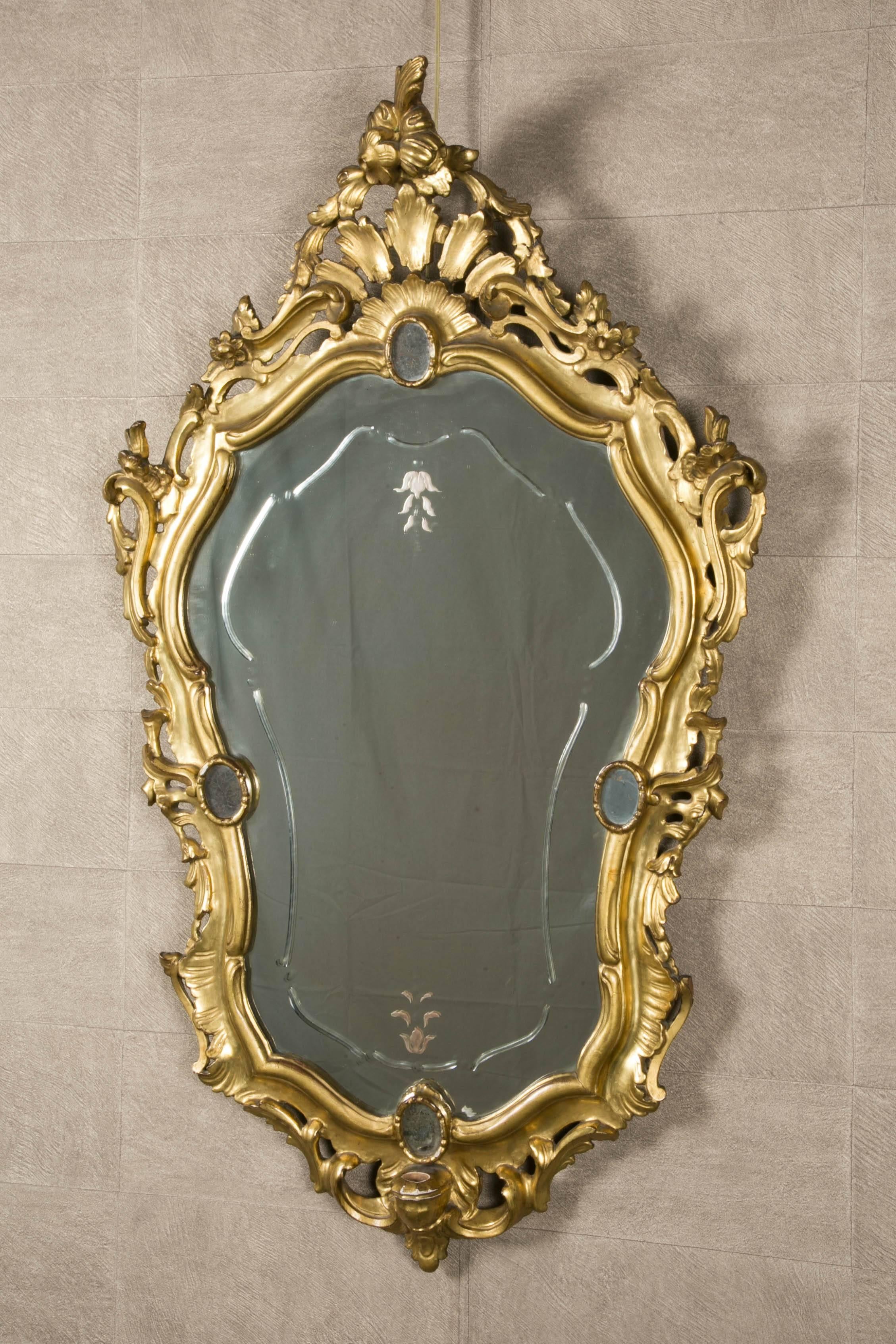 Pair of larges Italians giltwood etched mirrors.
Venice second half of 18th century.
  