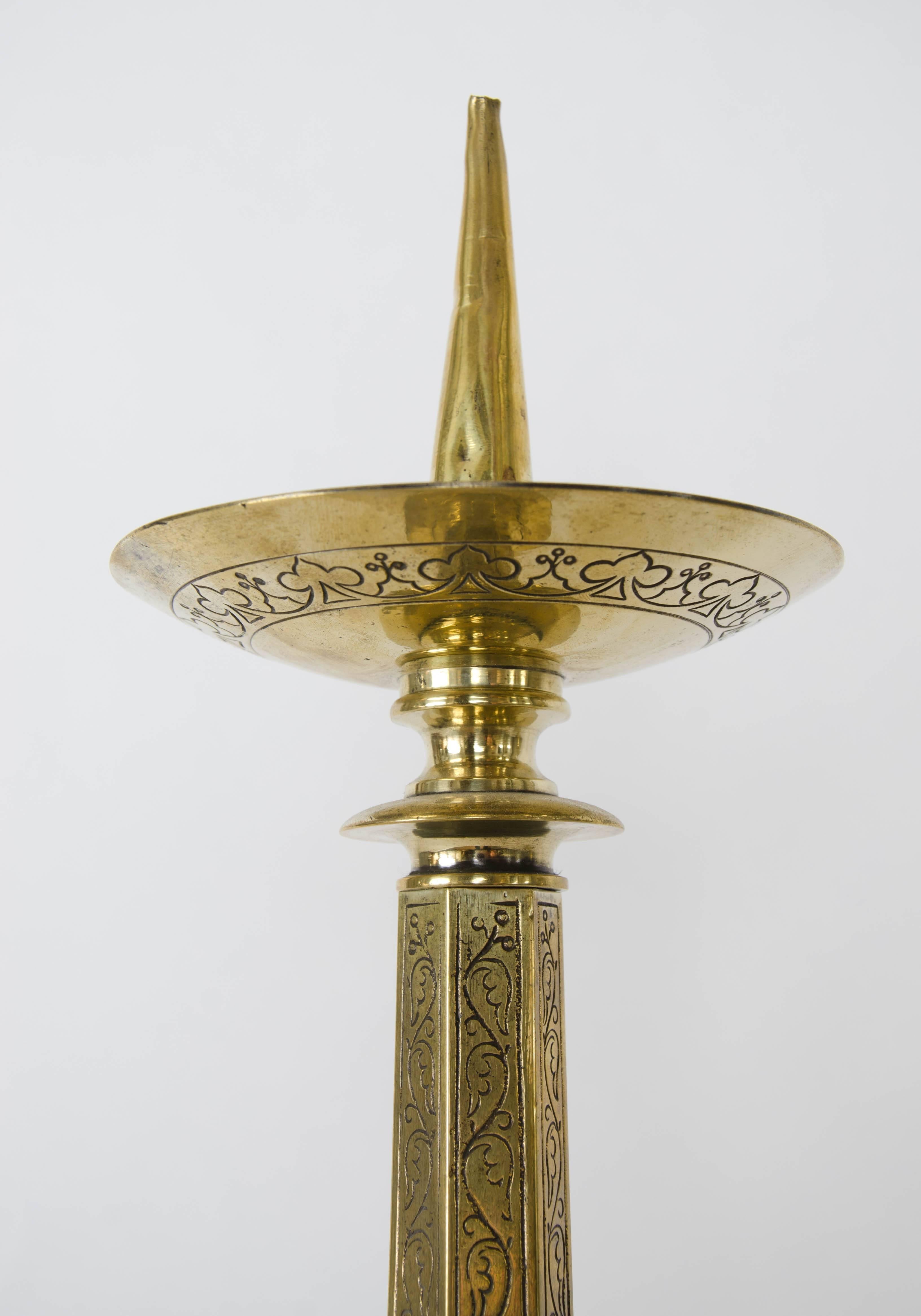 Pair of Brass Picket Candlesticks In Good Condition For Sale In London, GB