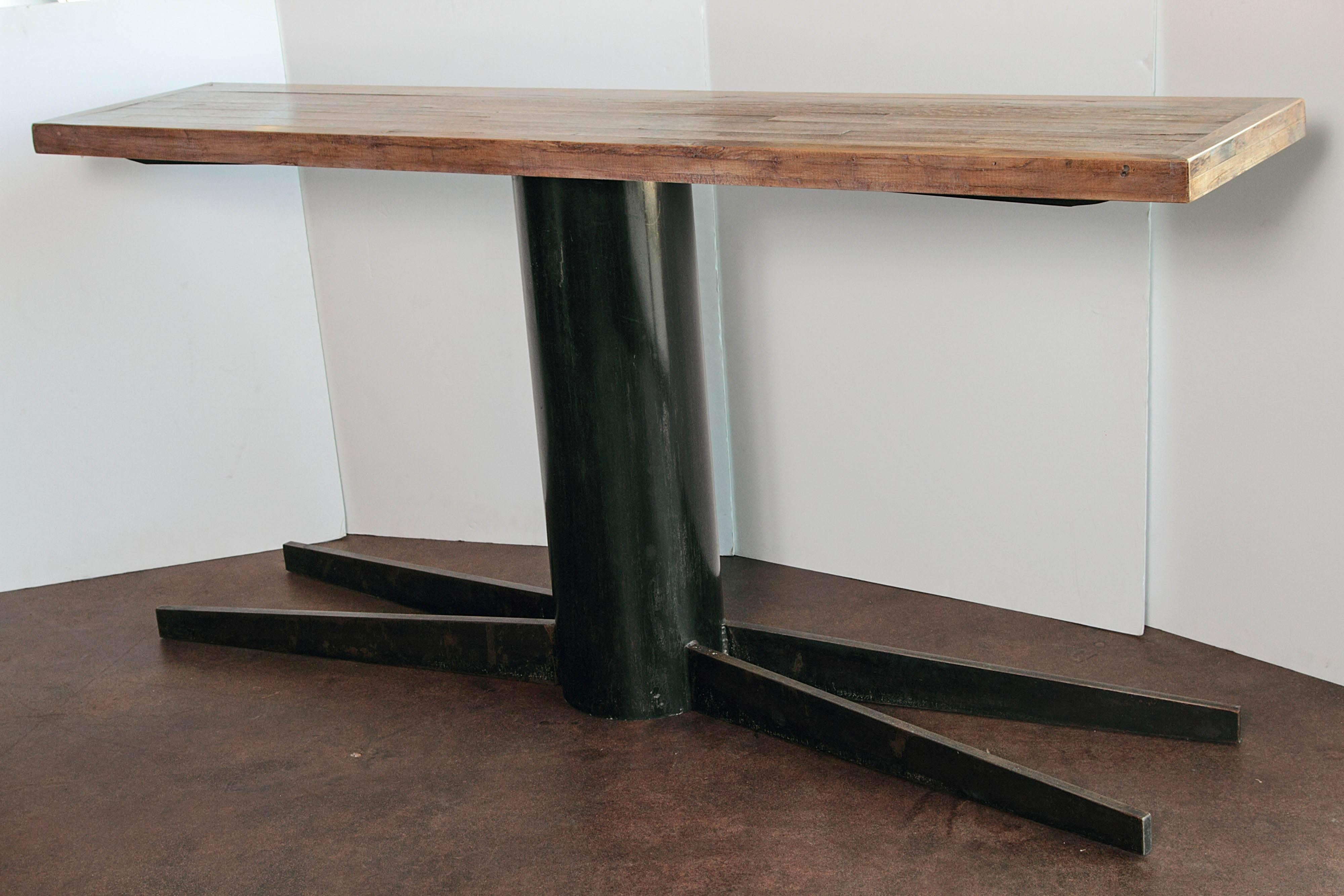The pedestal console
Antique maple floor boarding top on patinaed steel base.






 