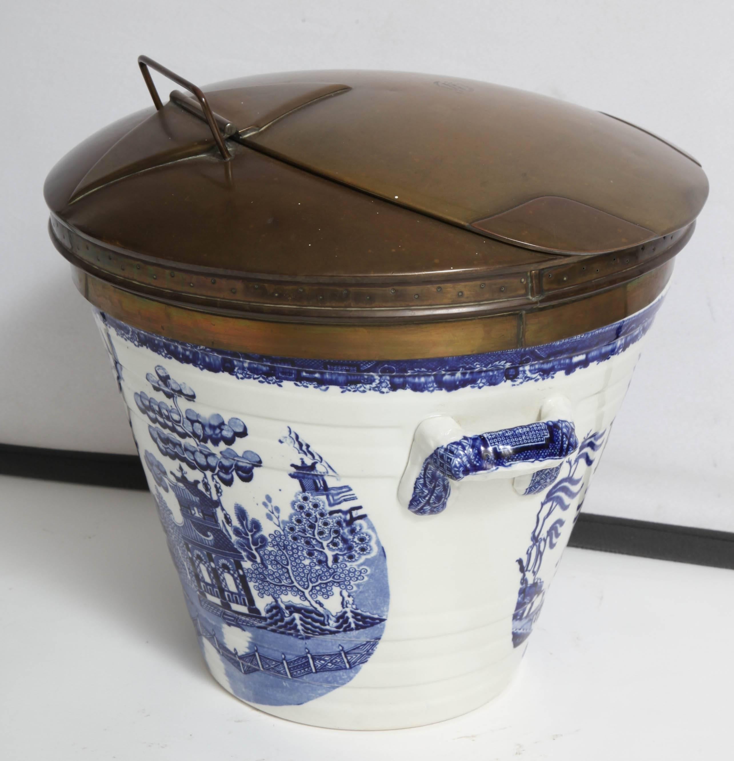 Pure Milk Willow Ware Milk Pail In Excellent Condition In New York, NY
