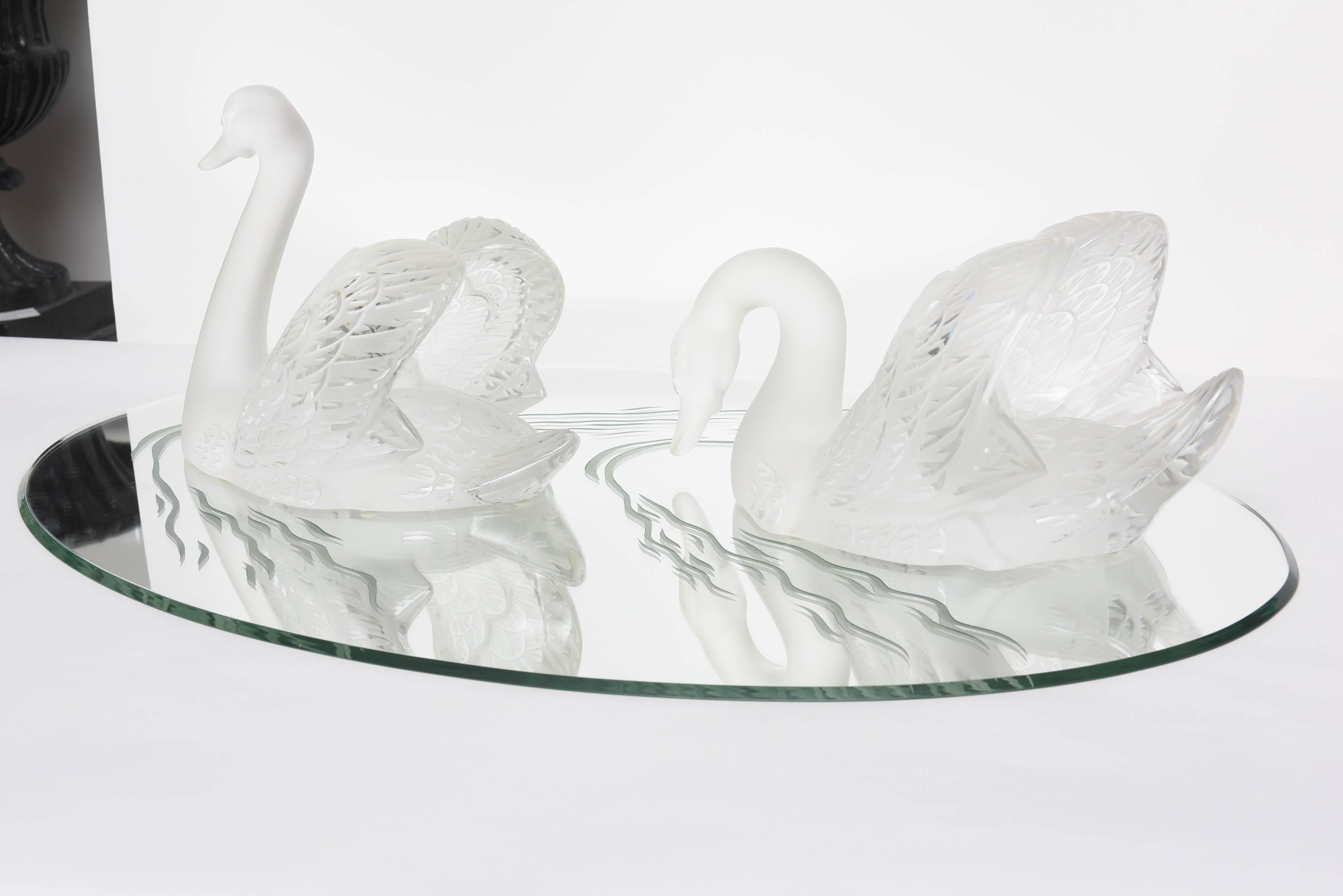 Pair of Vintage Lalique Swans with Plateau 1