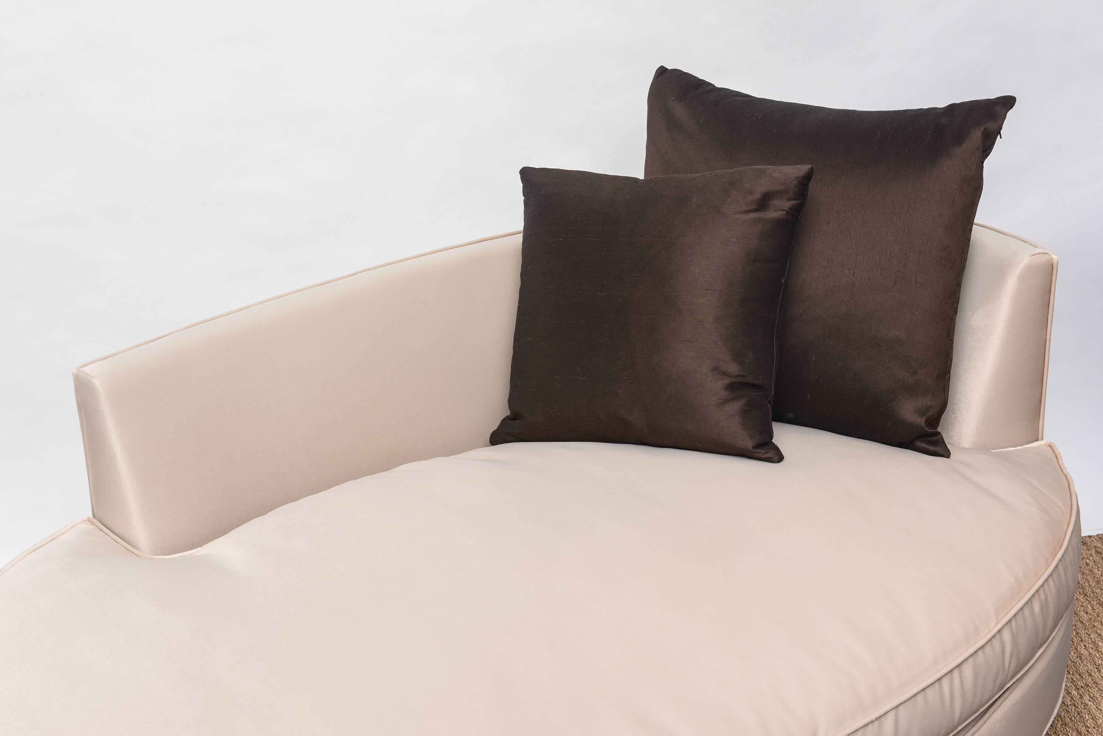 oval chaise lounge