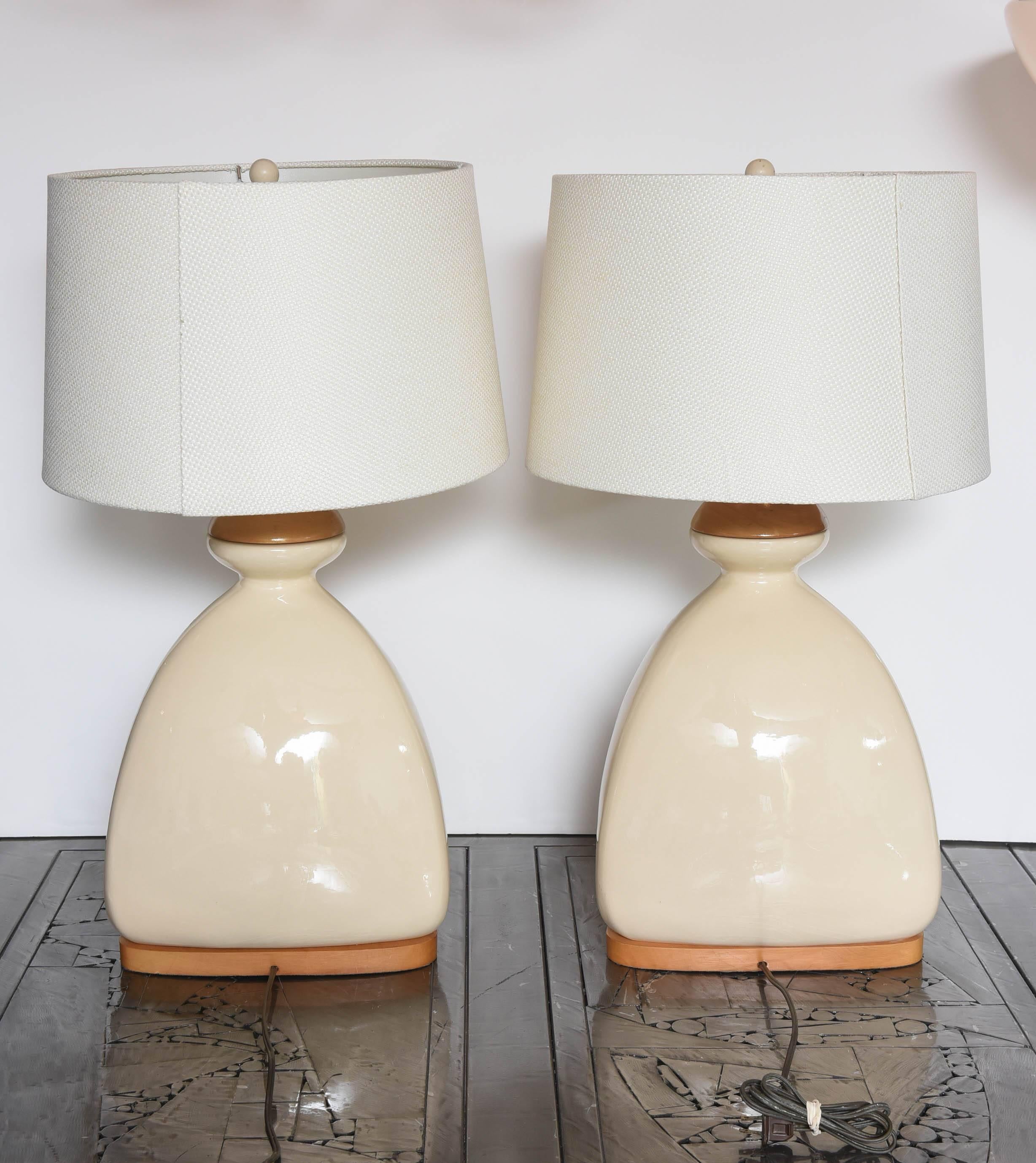 SALE!SALE! SALE! PR/Scandinavian Table Lamps Modernism, Beche Ceramic  and wood For Sale 2