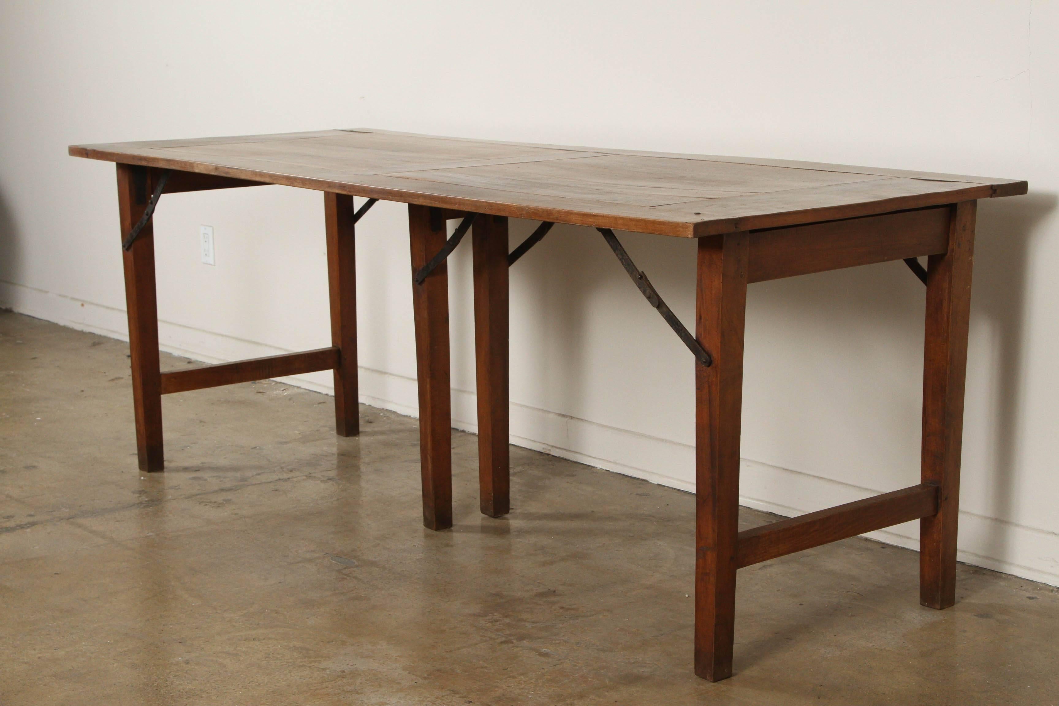 Late 19th Century French Walnut Table with Folding Legs In Excellent Condition For Sale In Los Angeles, CA