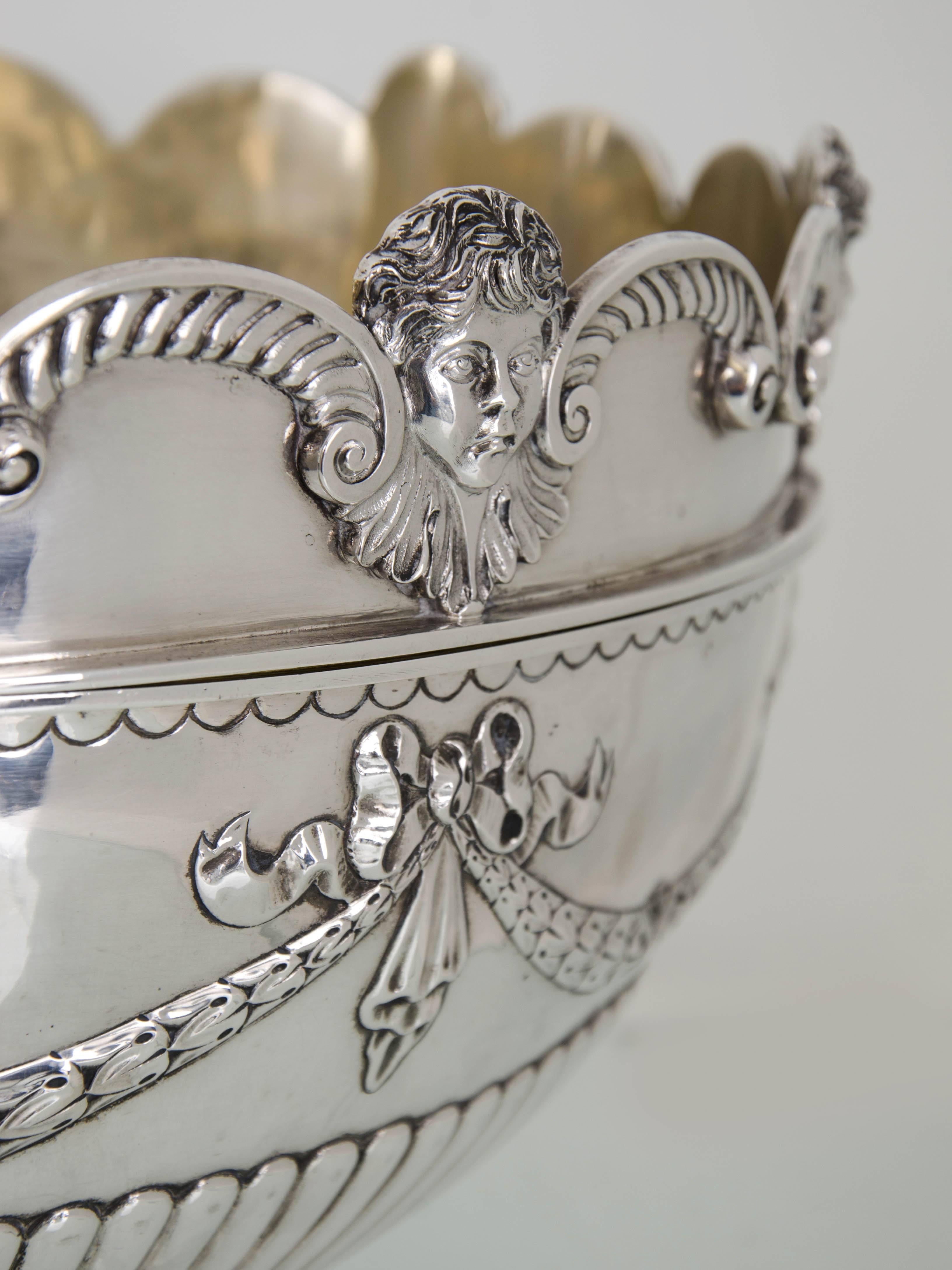 British Victorian Antique Silver Monteith or Rose Bowl, London, 1881, Aldwinkle & Slater For Sale