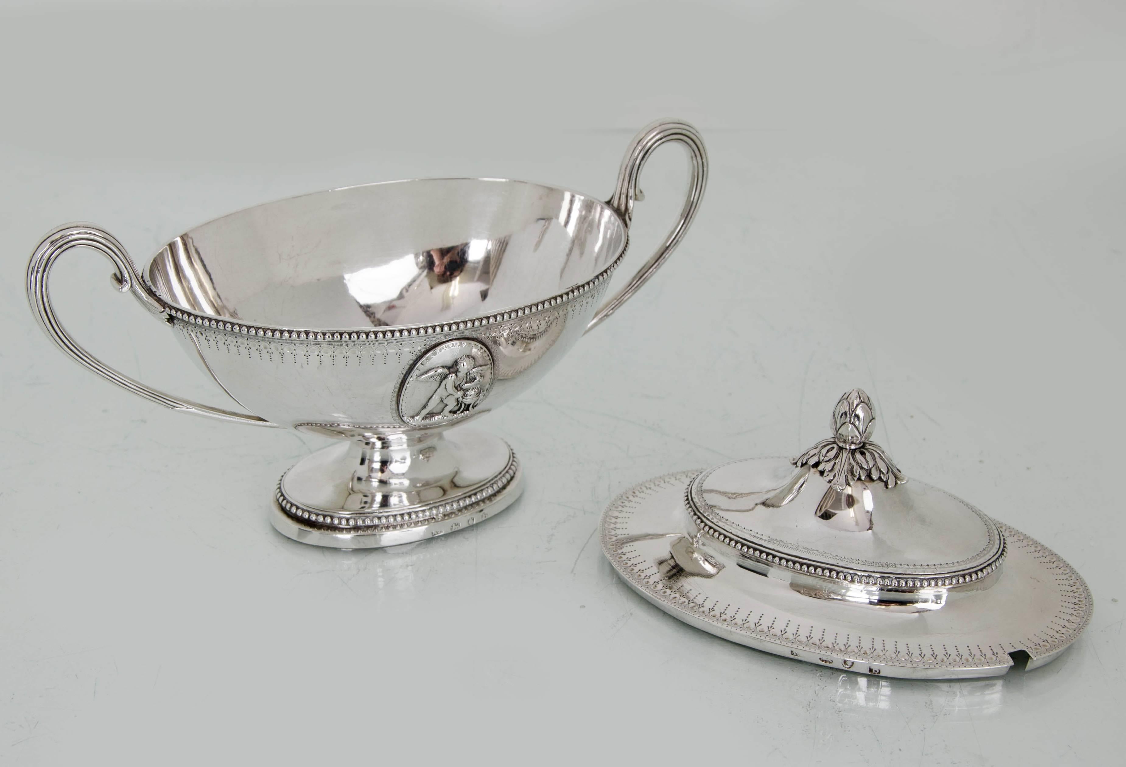Suite of Four Georgian Century Silver Sauce Tureens London 1777 Andrew Fogelberg For Sale 3
