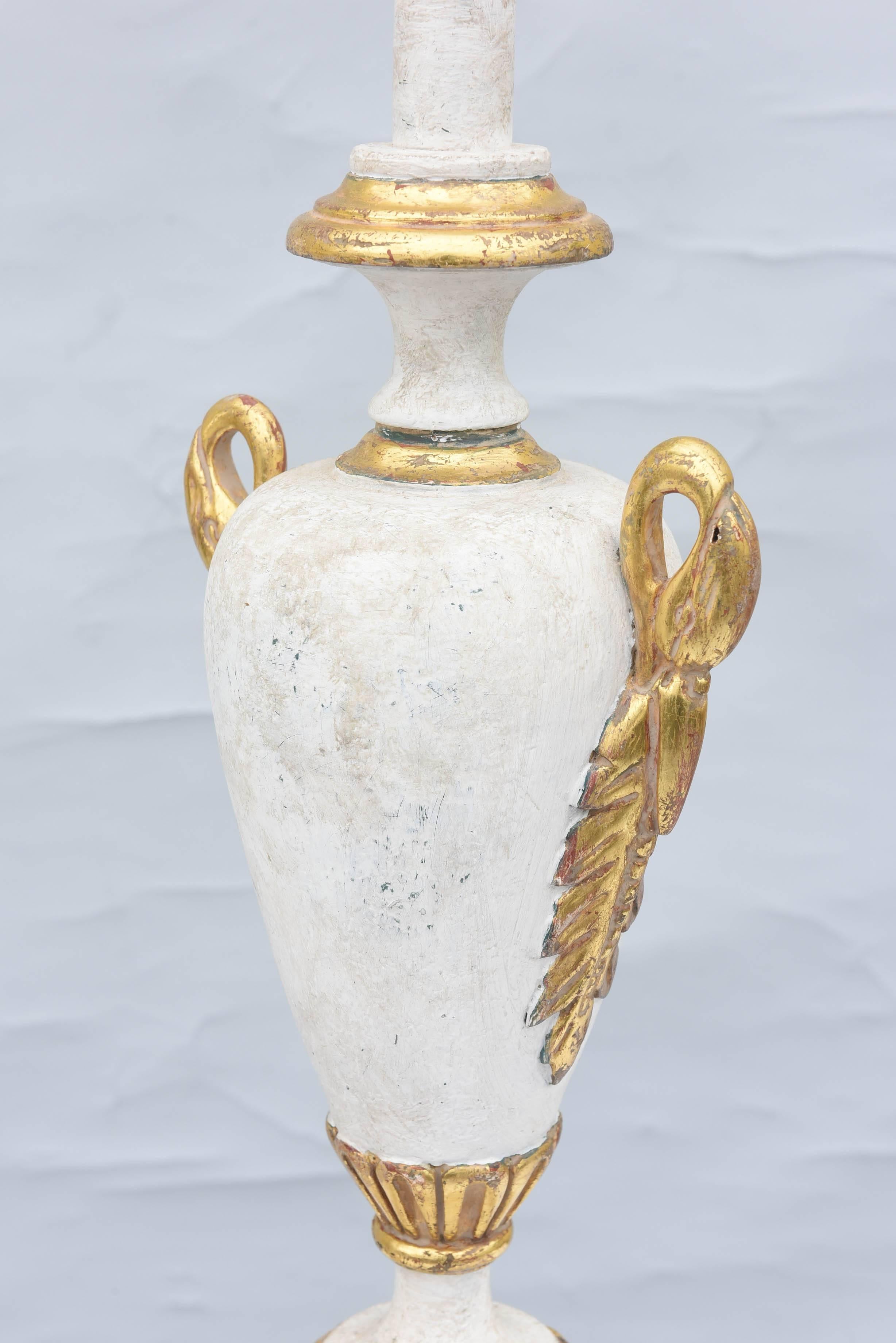 Neoclassical Pair of Gessoed and Parcel Gilt Urn-Form Italian Lamps For Sale