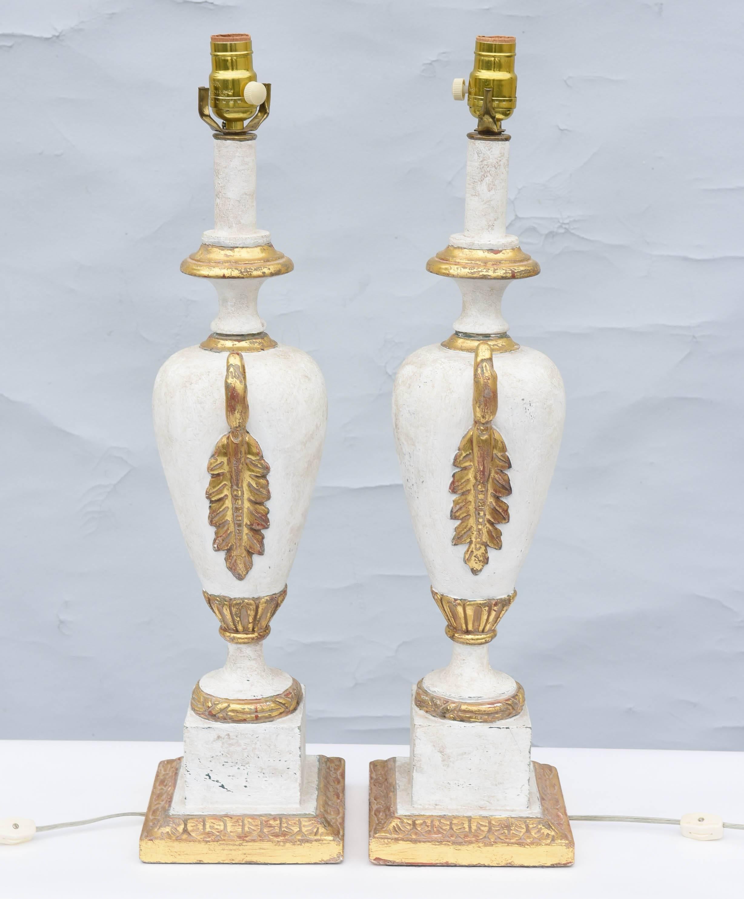 Pair of Gessoed and Parcel Gilt Urn-Form Italian Lamps In Distressed Condition For Sale In West Palm Beach, FL