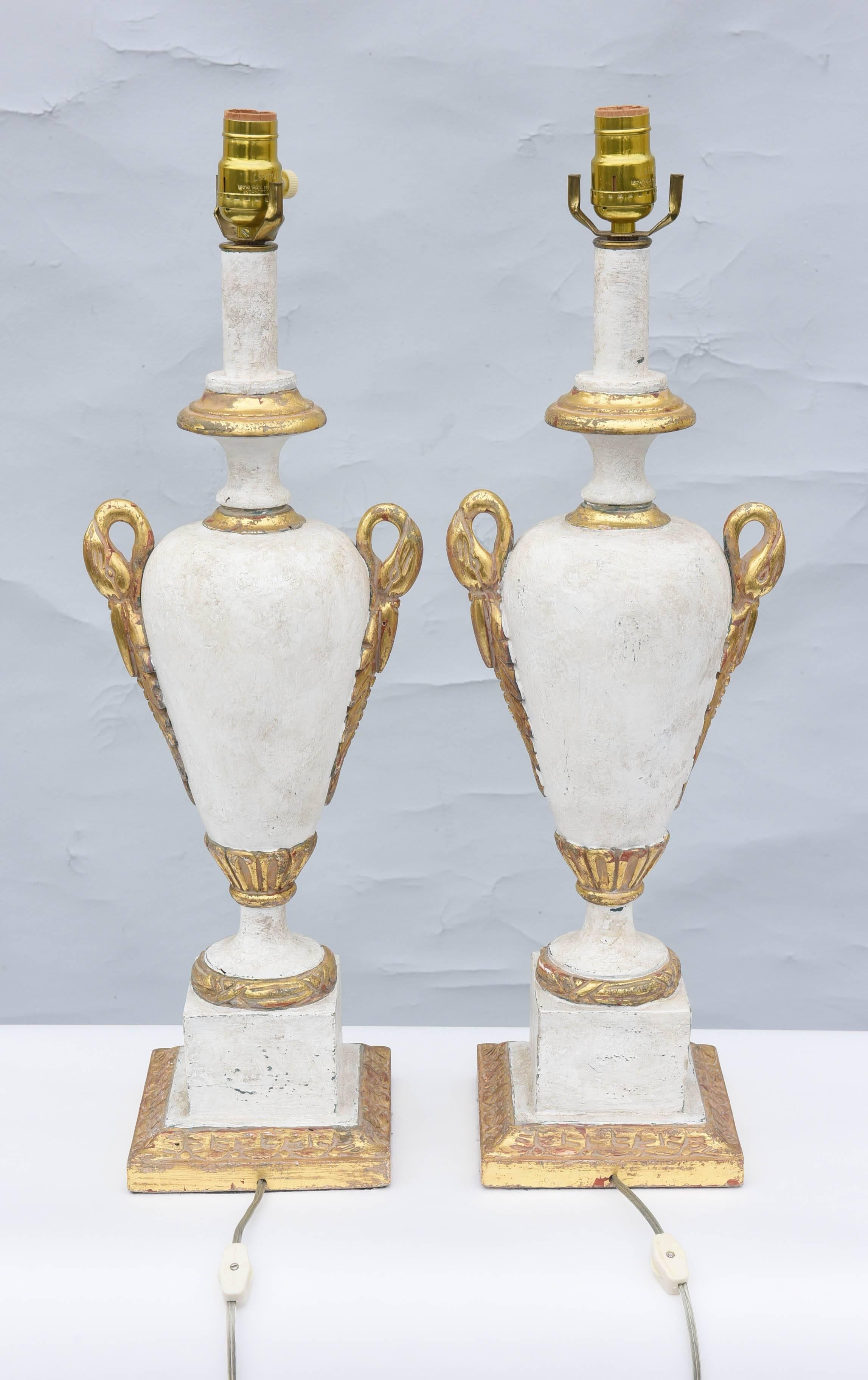 20th Century Pair of Gessoed and Parcel Gilt Urn-Form Italian Lamps For Sale
