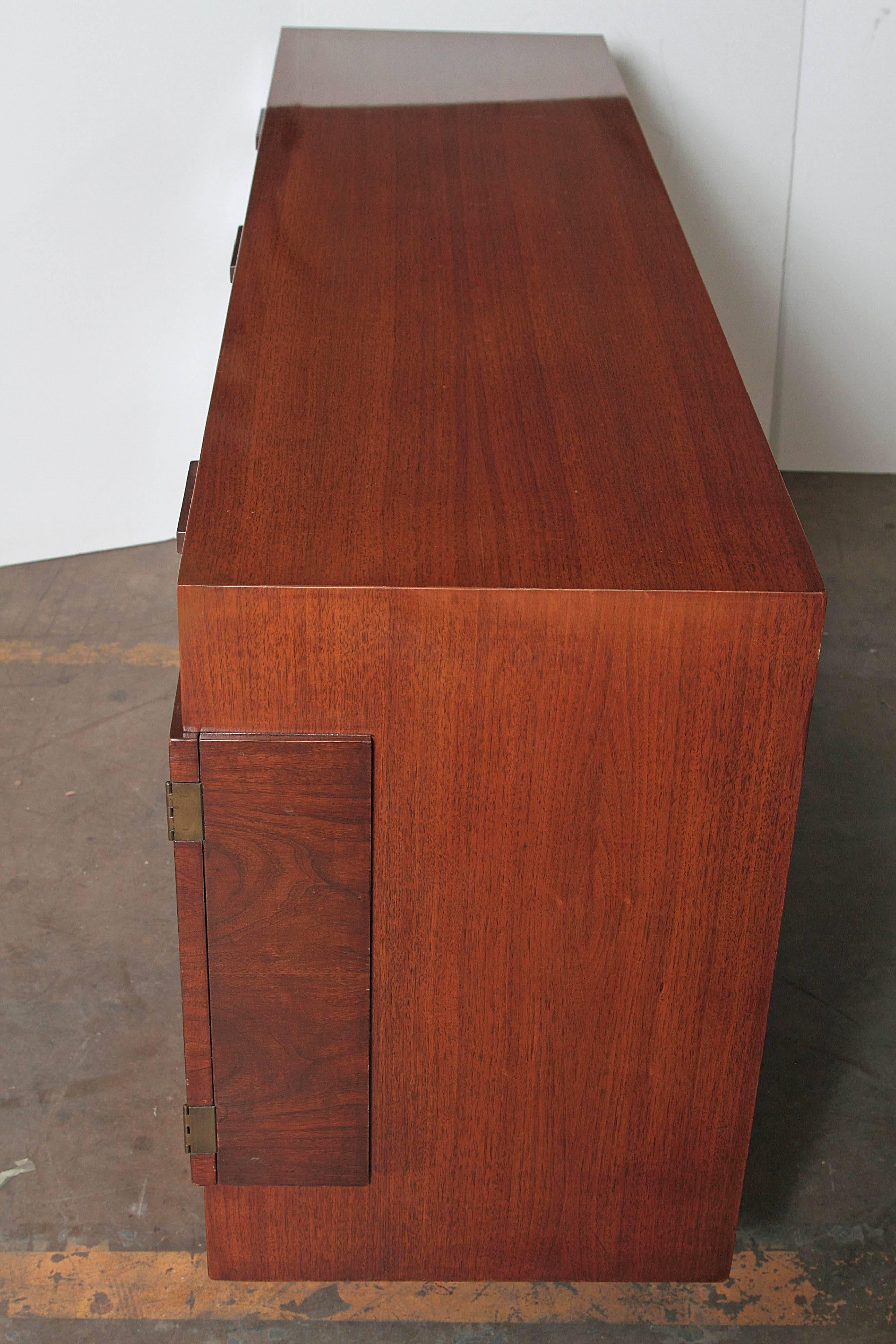 Art Deco Gilbert Rohde Herman Miller No. 3622 Buffet in Two-Tone Walnut In Good Condition In Dallas, TX