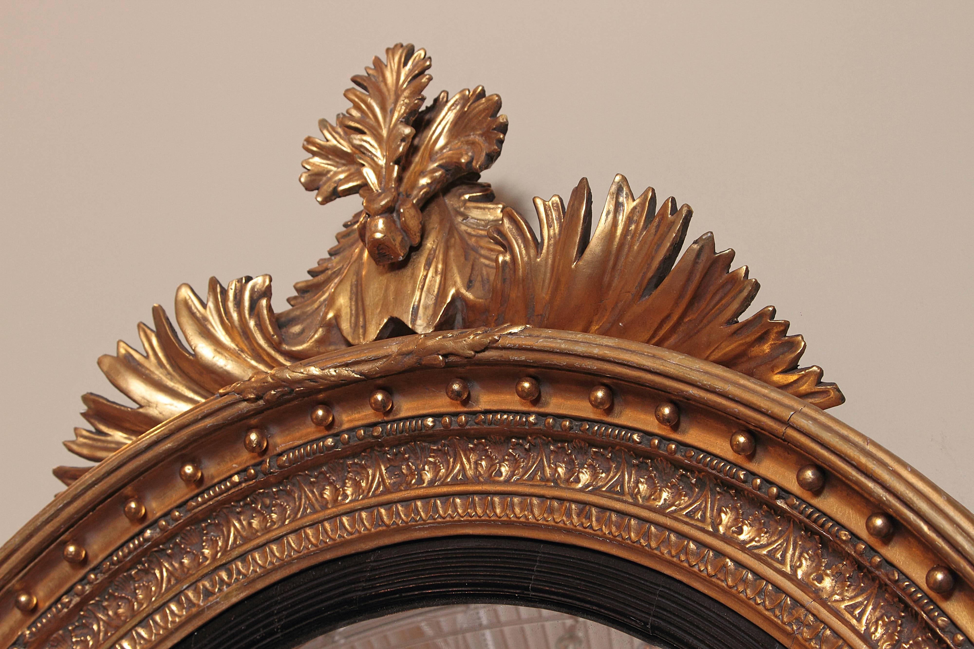 19th Century Regency Hand-Carved Gilt Convex Mirror In Excellent Condition In Dallas, TX