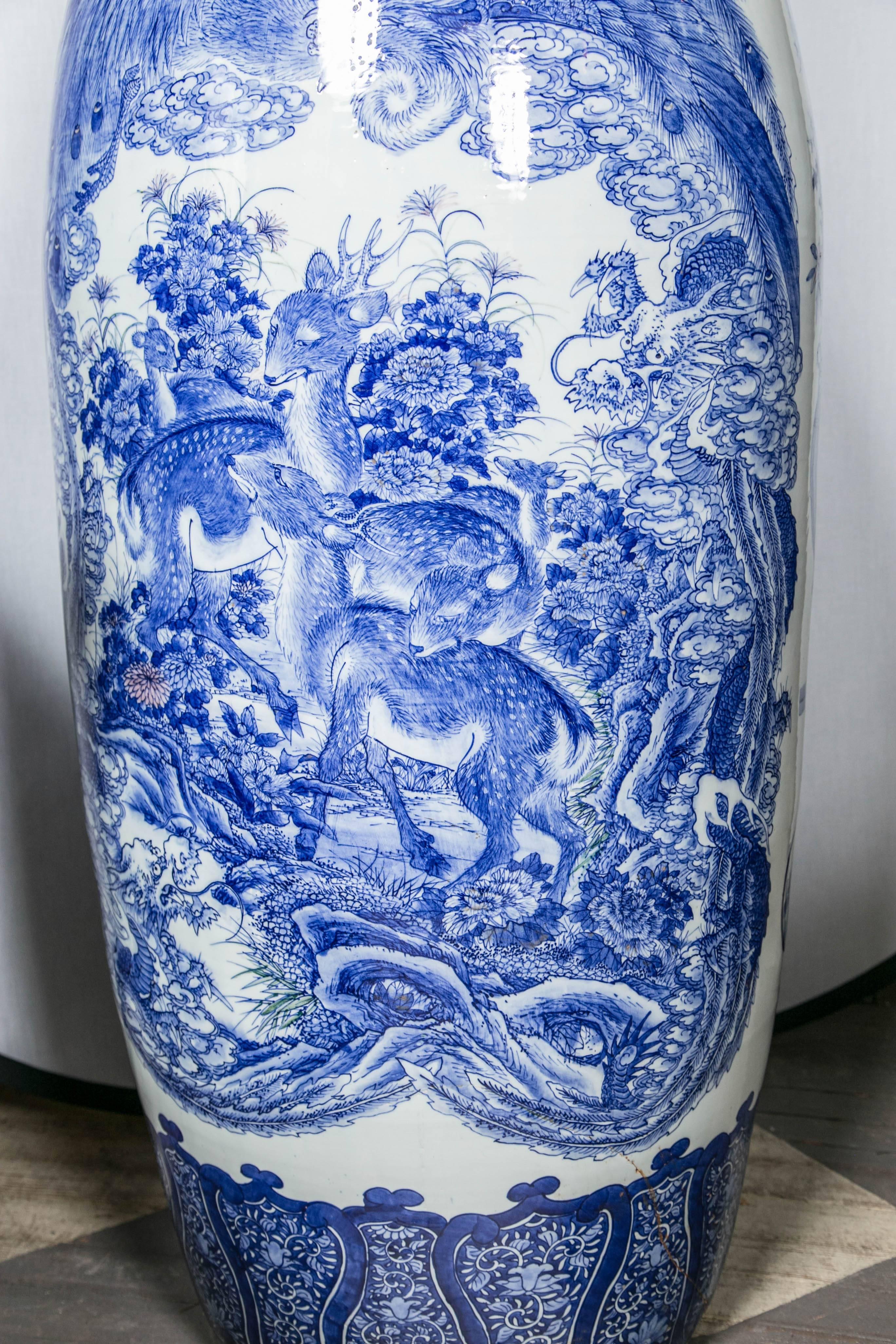 japanese blue and white porcelain vase