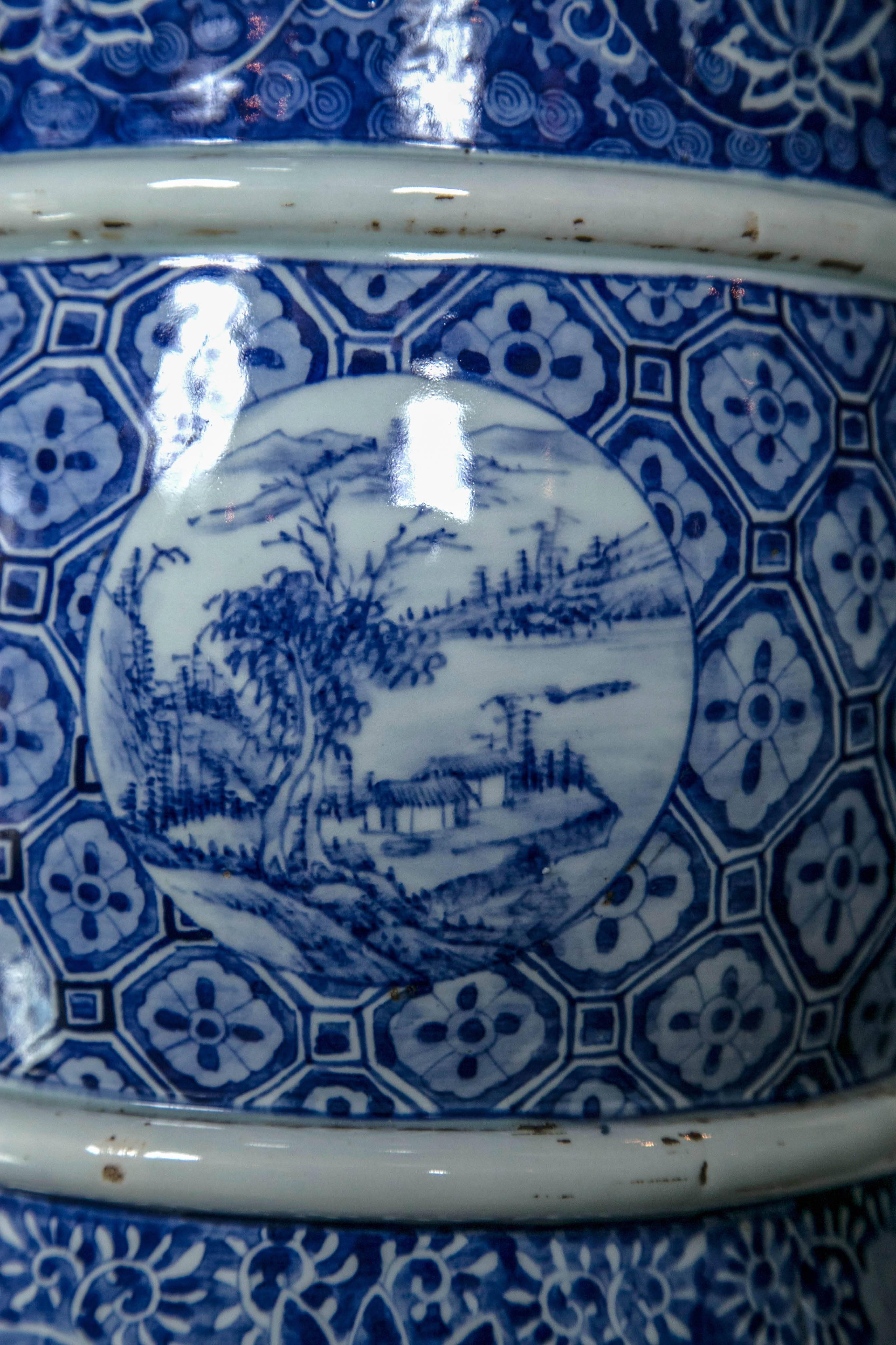 Japanese Blue and White Porcelain Palace Vase For Sale 2