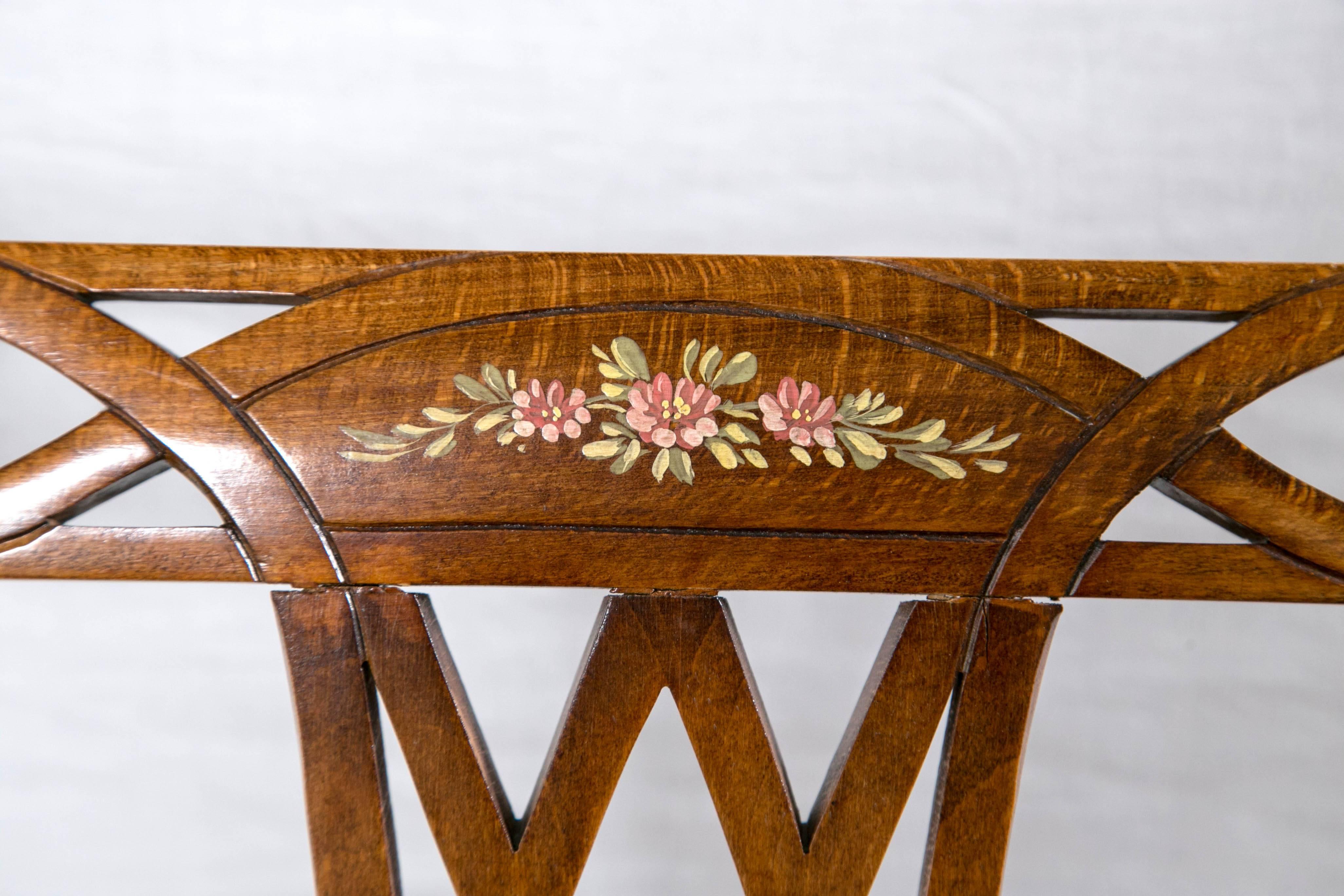 Edwardian Paint Decorated Fruitwood Settee In Excellent Condition In Woodbury, CT