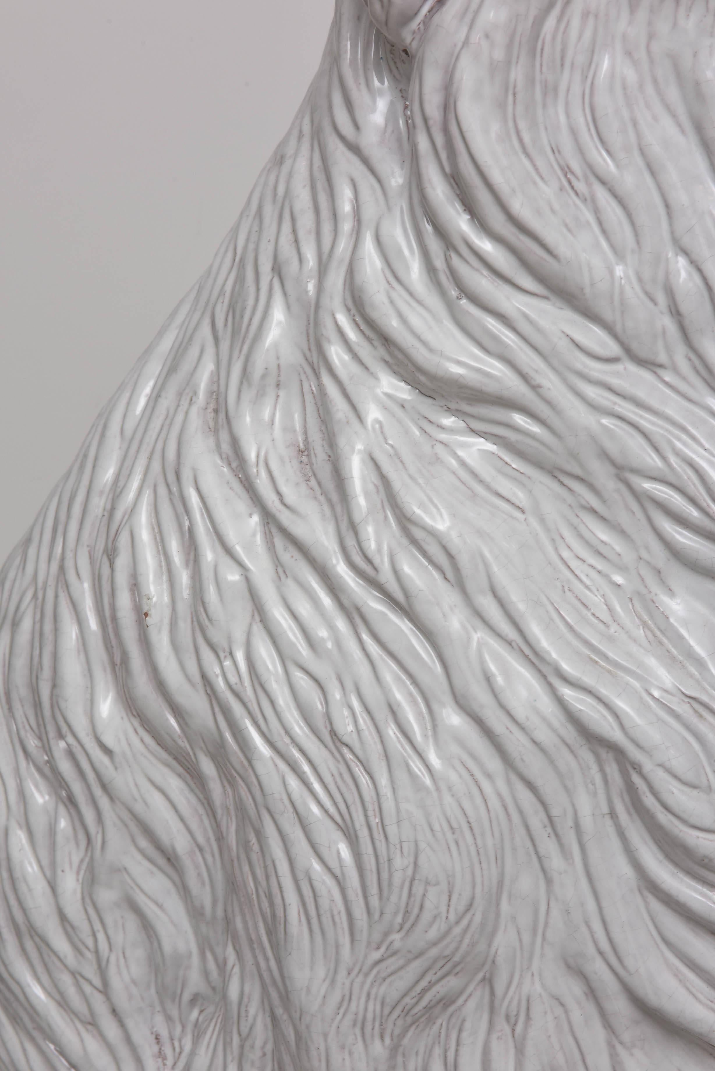 Borzoi in italienischer, weiß glasierter Terrakotta in Lebensgröße  im Angebot 3