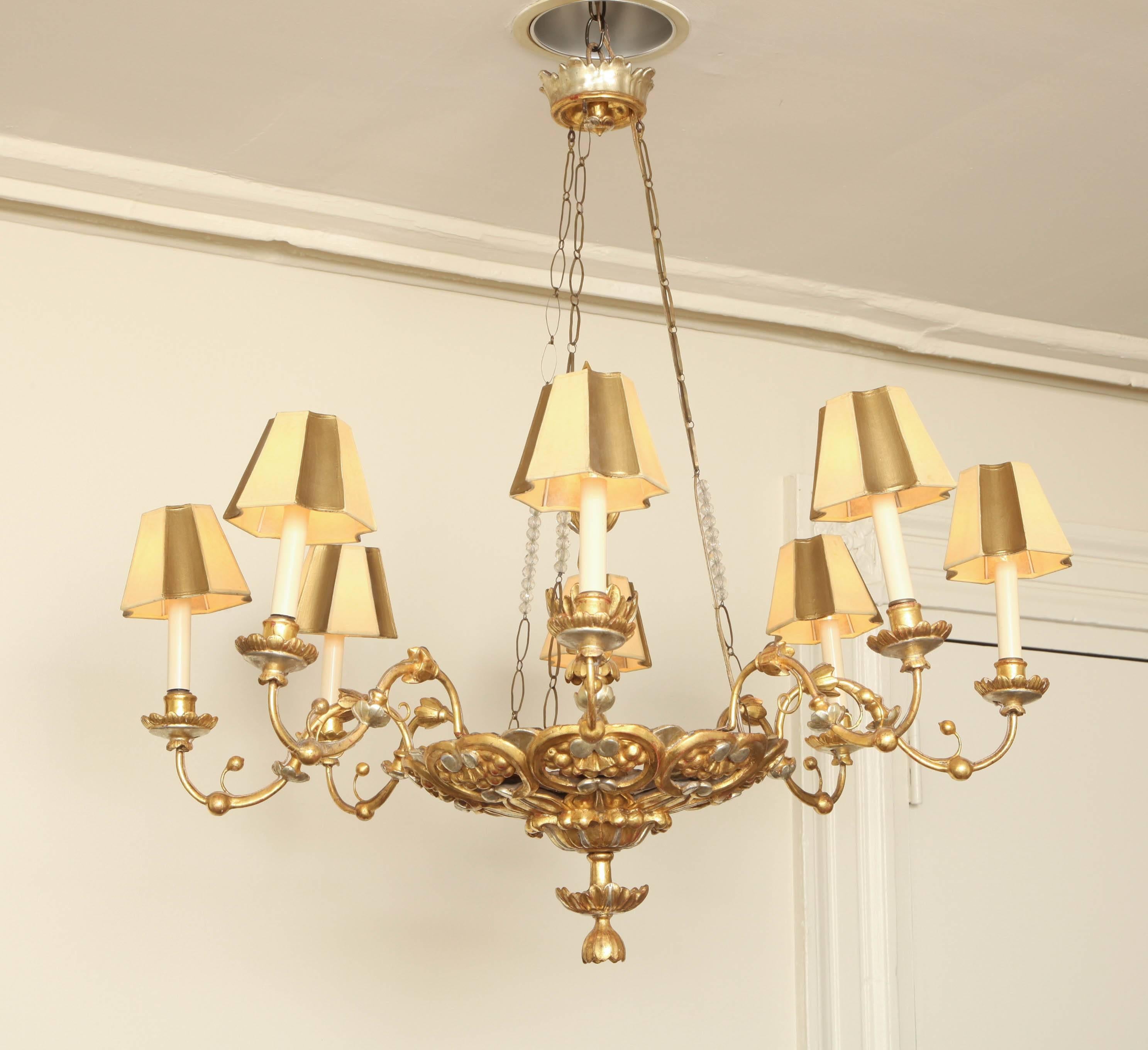 Austrian Neoclassical Silvered and Giltwood Eight-Light Chandelier In Good Condition In New York, NY
