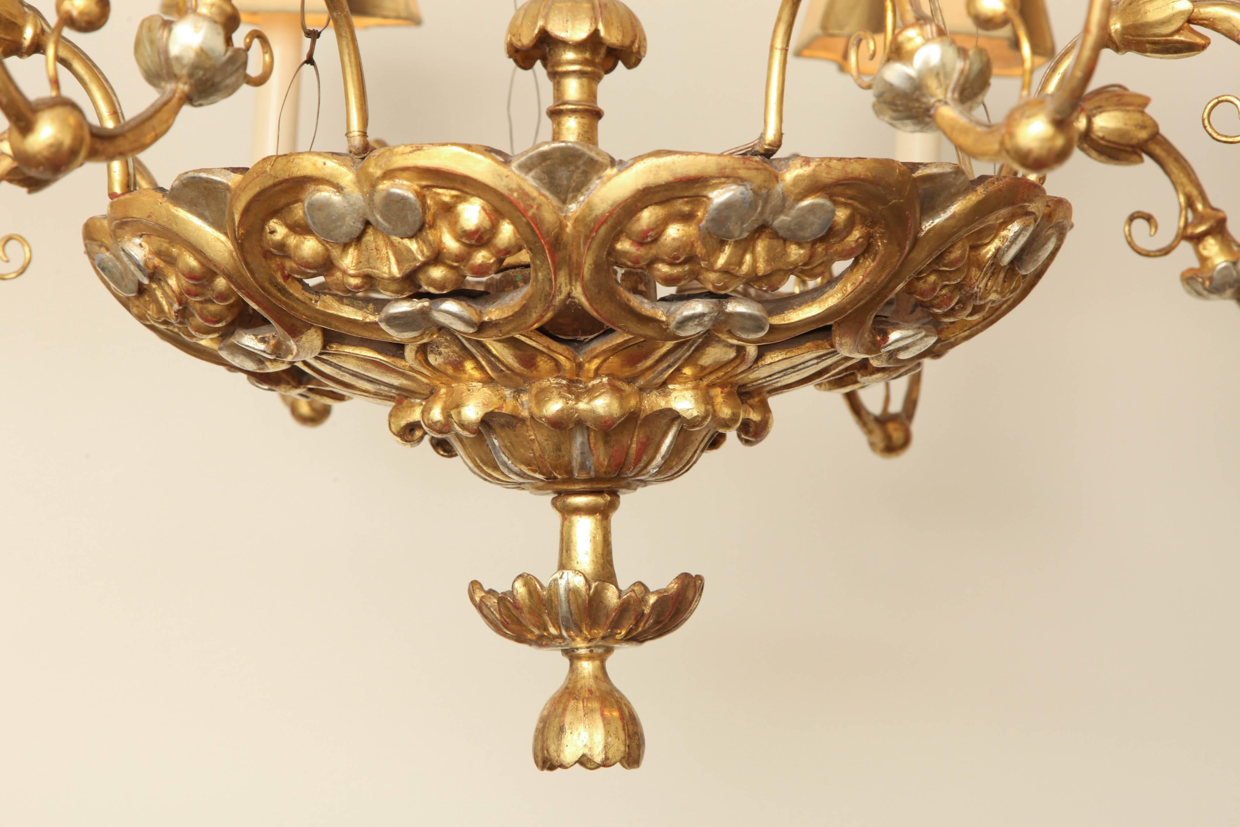 Austrian Neoclassical Silvered and Giltwood Eight-Light Chandelier 2