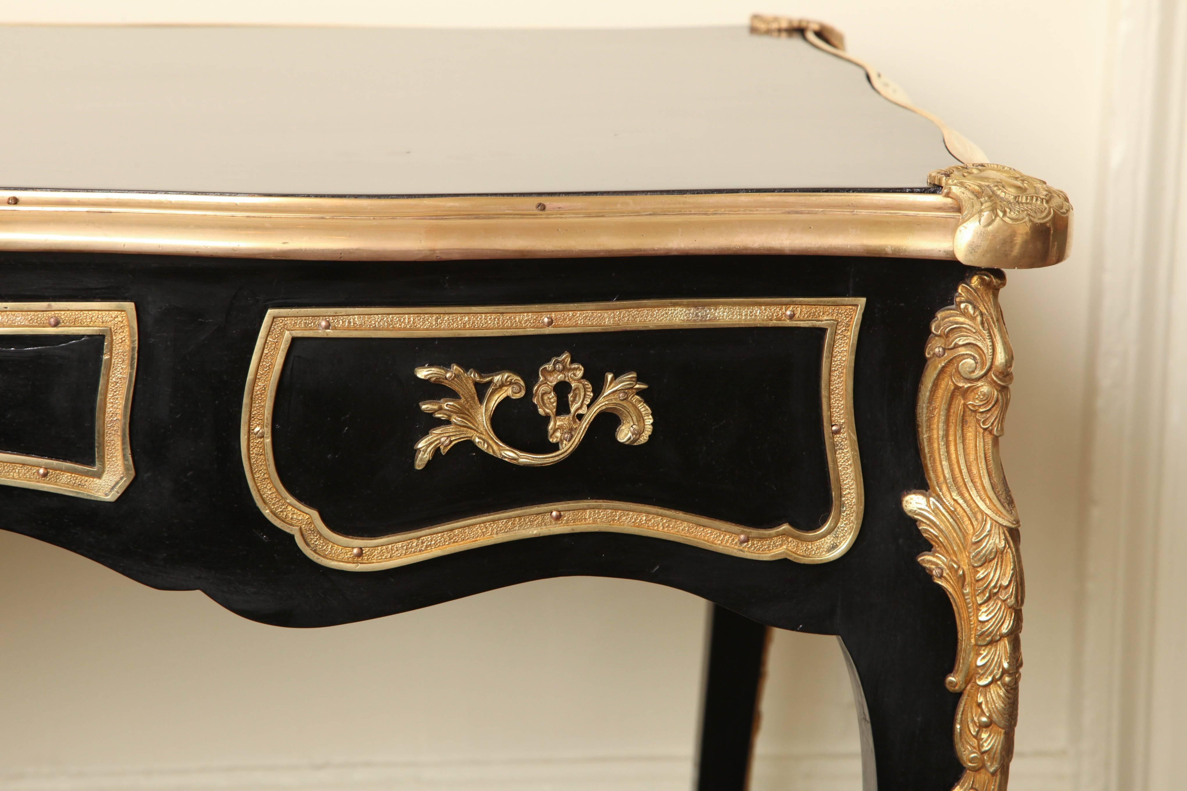 Louis XV Style Black Lacquer Bureau Plat with Ormolu Mounts In Good Condition In New York, NY