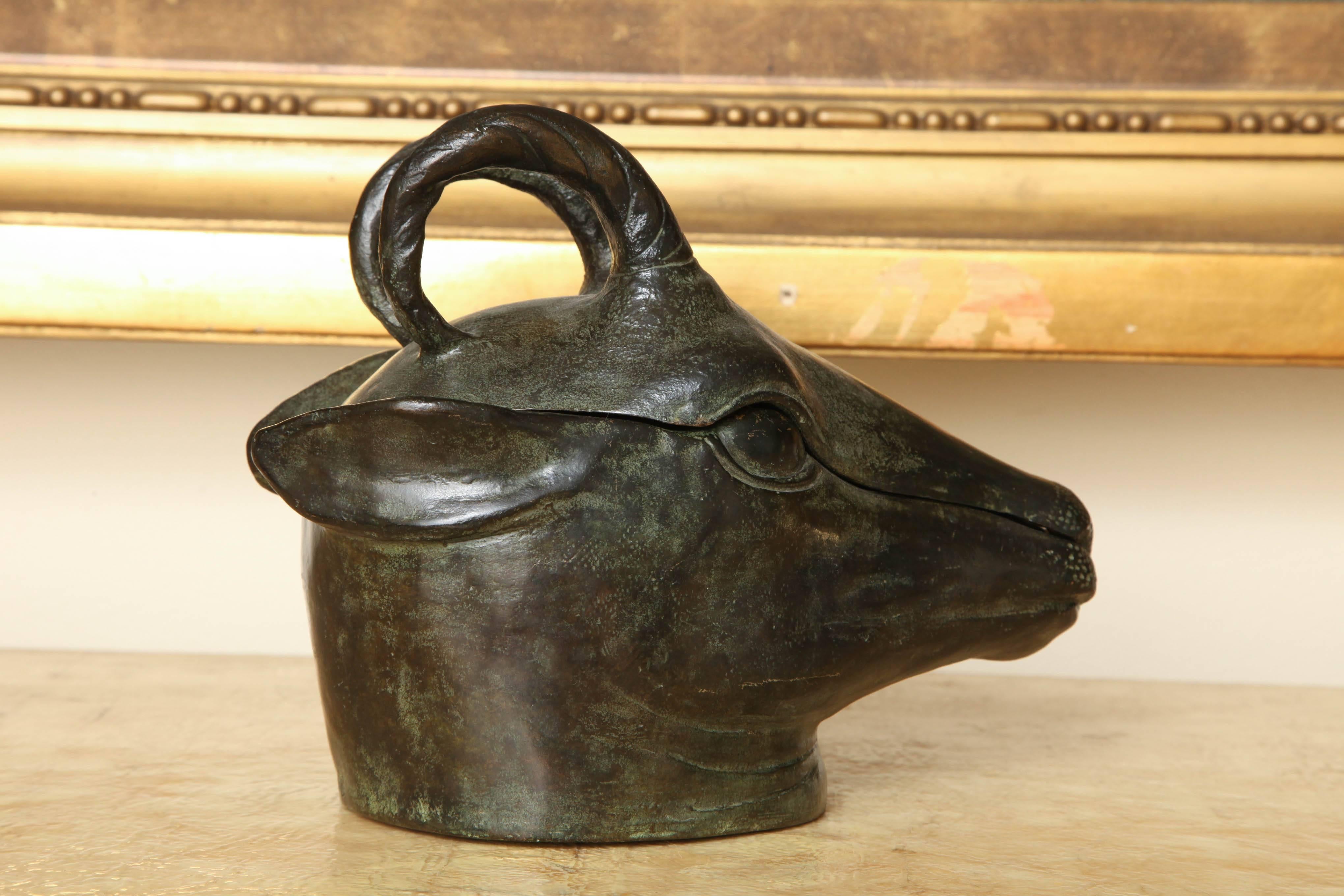 Boîte « Tete de Chamois » en bronze de Paul Simon 2