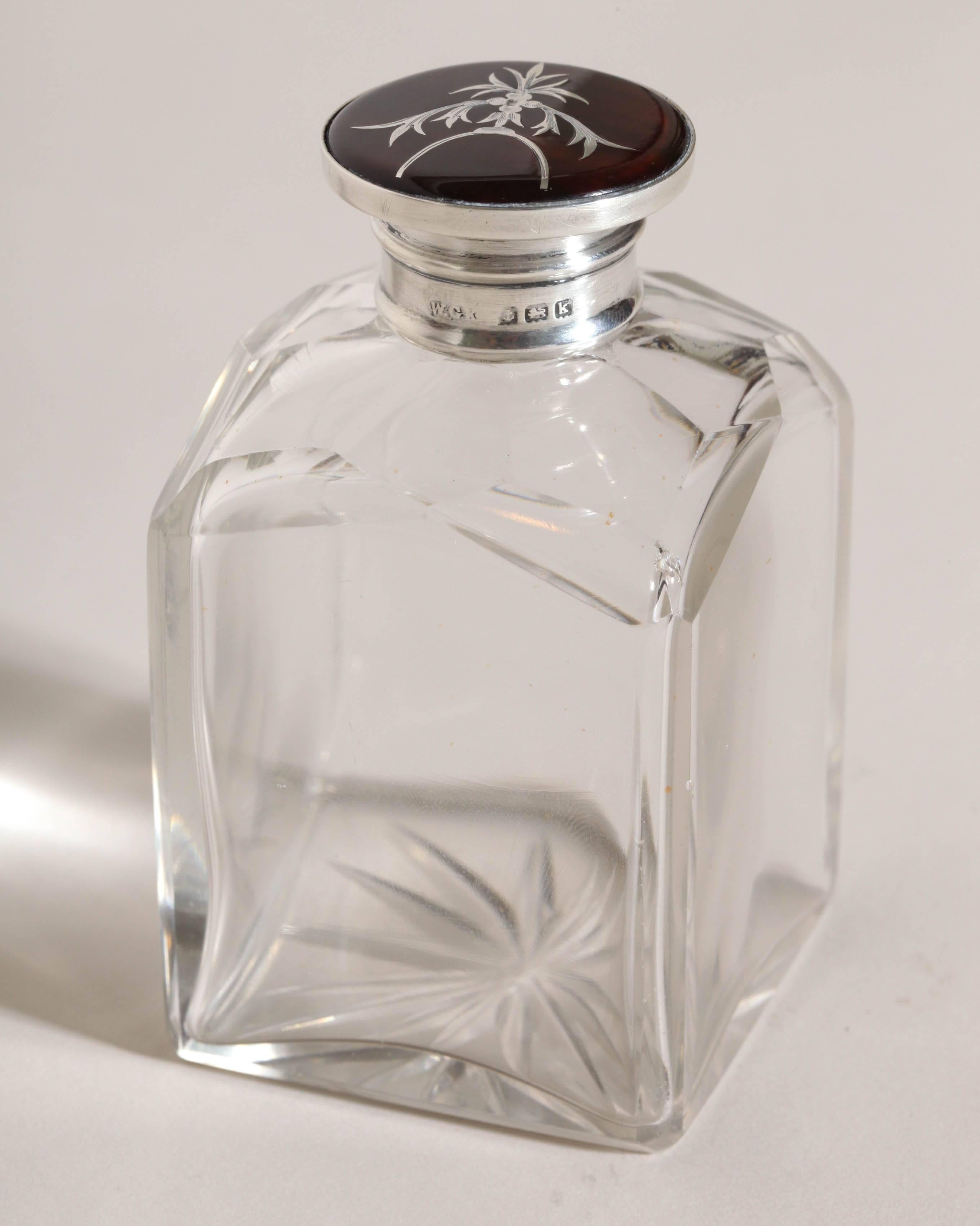 English Art Deco Crystal & Silver Pique Inlaid Faux Tortoiseshell Scent Bottle In Excellent Condition For Sale In New York, NY