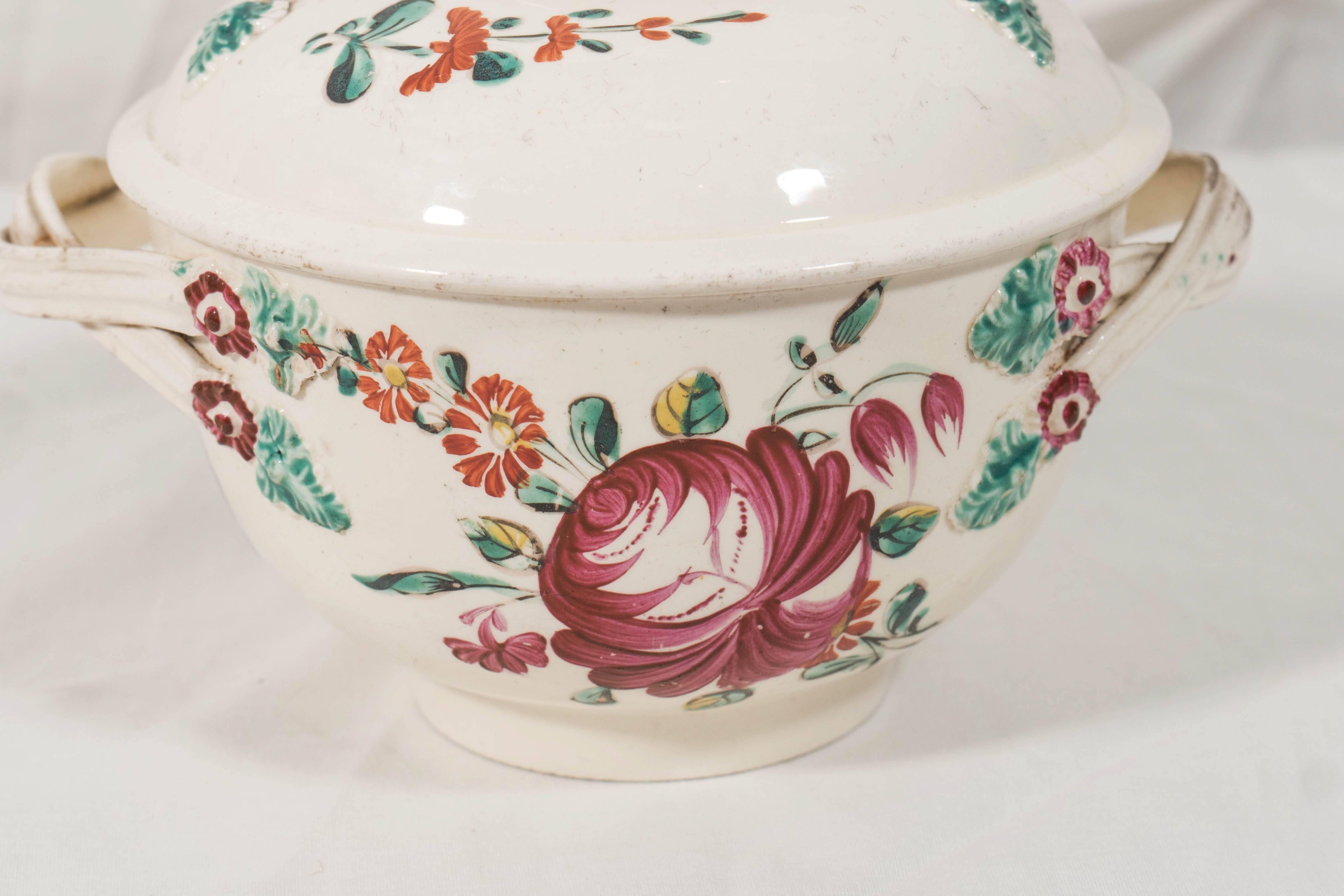 We are pleased to offer this lovely 18th century creamware sugar bowl in the 