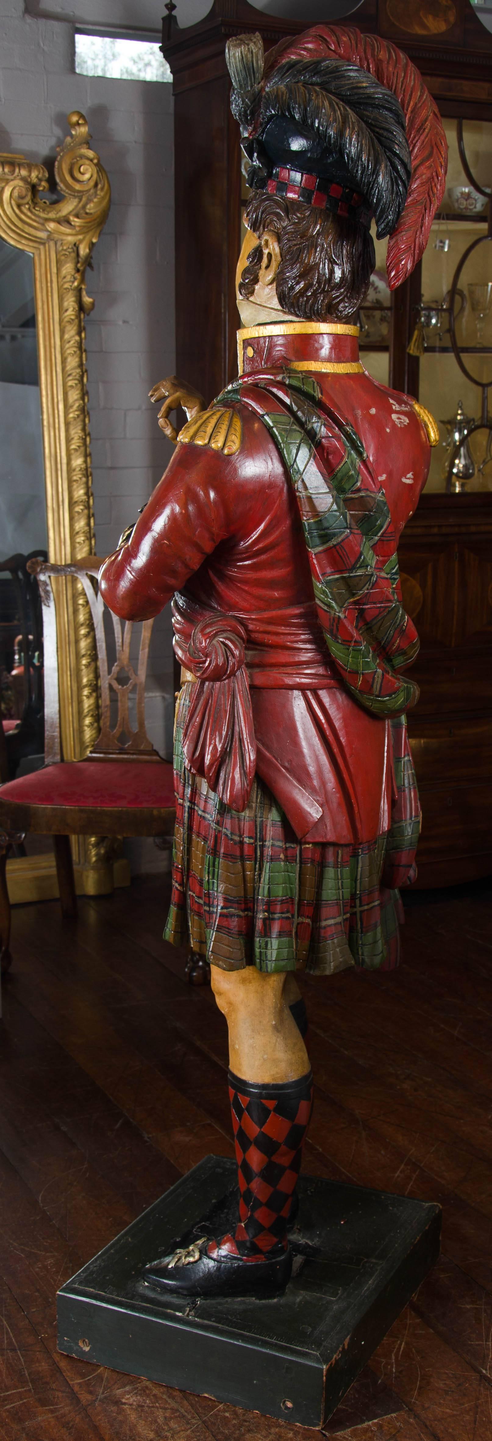 19th Century Life-Size Tobacconist's Carved Figure Of A Scottish Highlander In Good Condition In London, GB