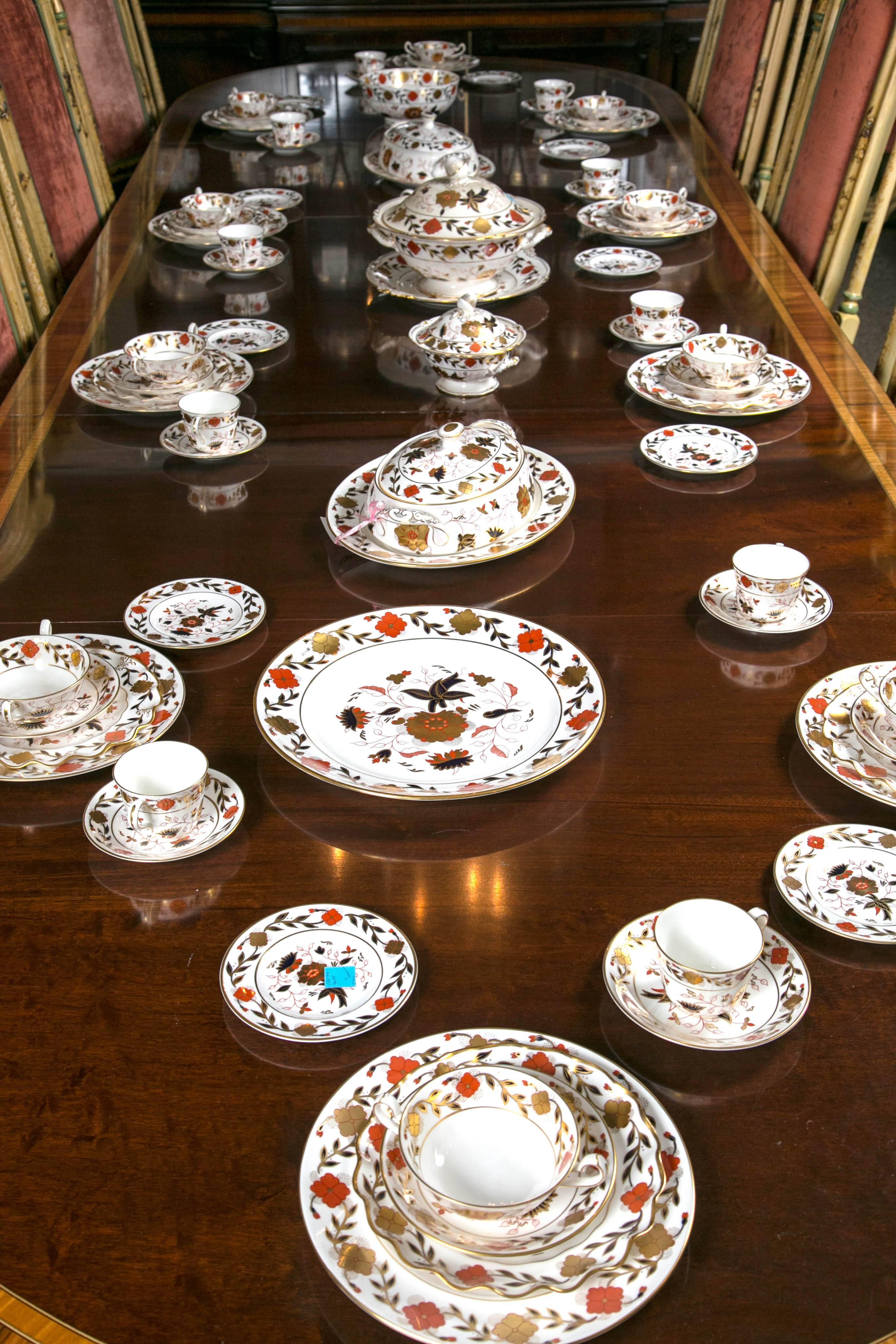 Monumental Service for 18 Royal Crown English Derby Bone China In Good Condition In Stamford, CT