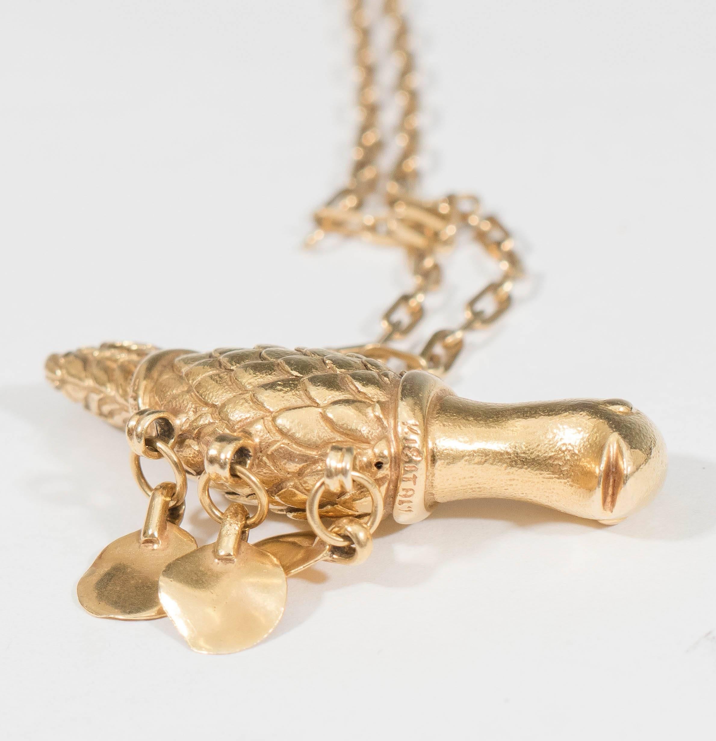 Tiffany & Co. Bird Pendant Necklace in 18k Yellow Gold In Good Condition In New York, NY