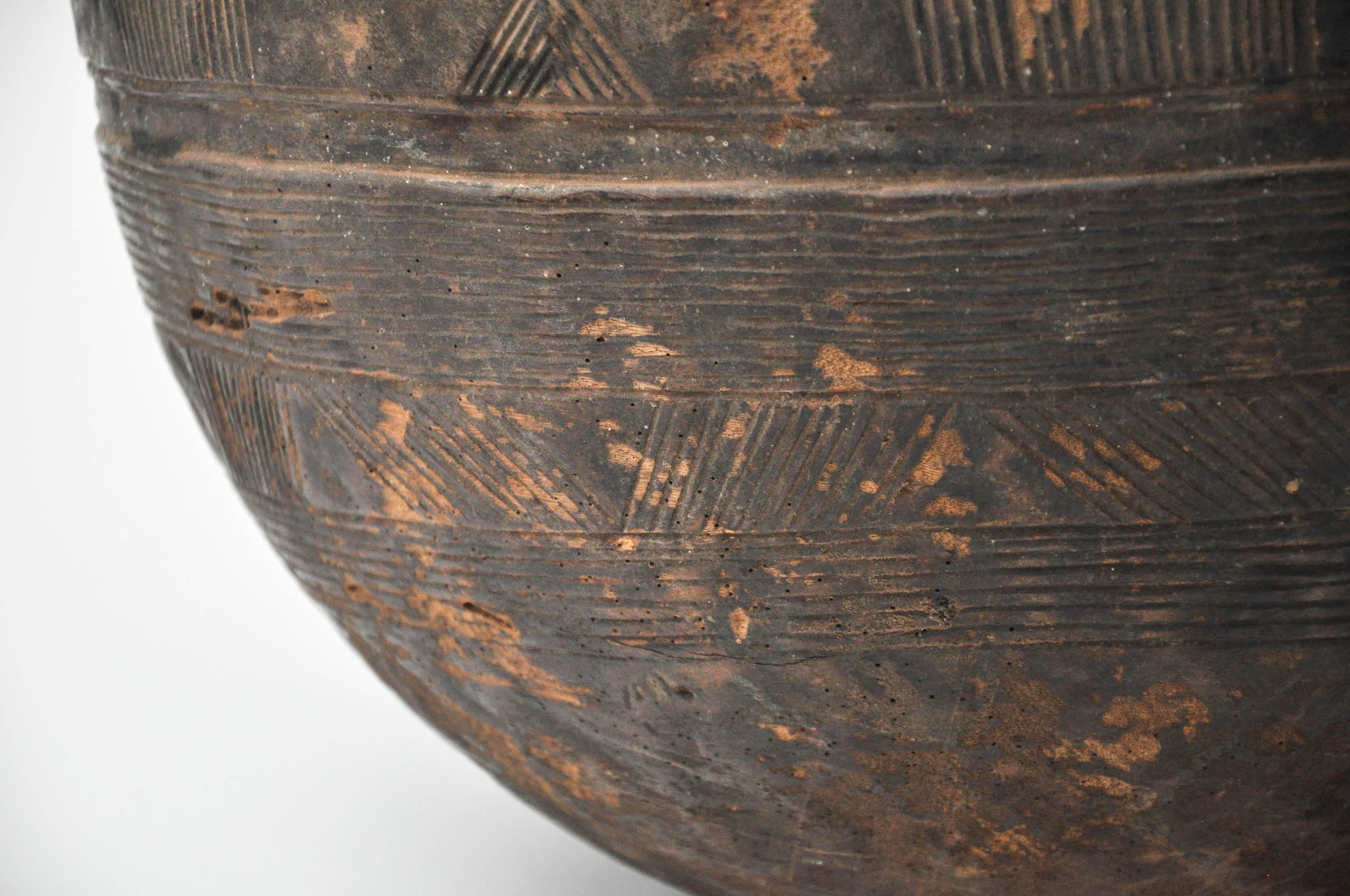 antique african wooden bowls