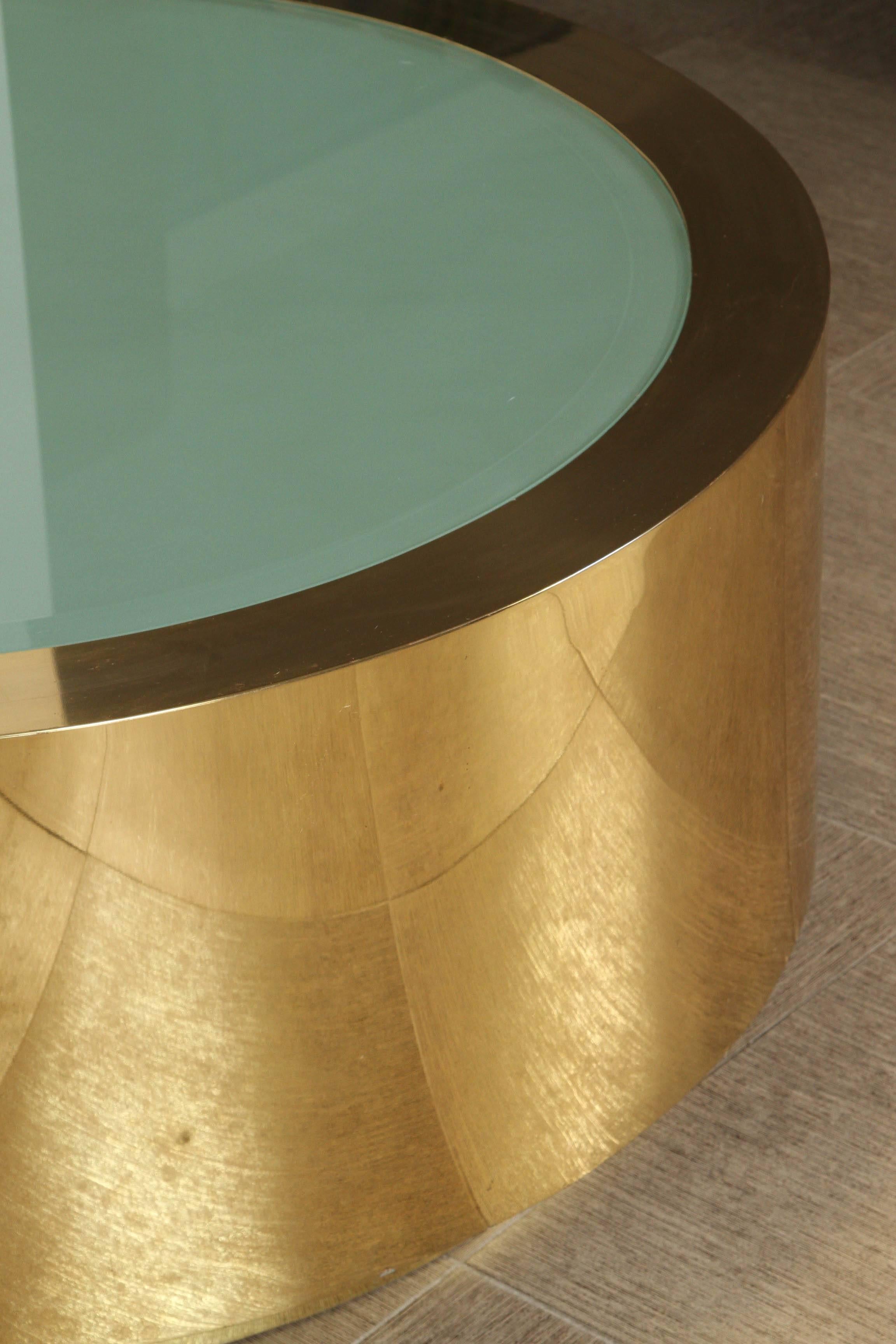 Late 20th Century Stunning coffee table of polished brass and etched glass by Steve Chase