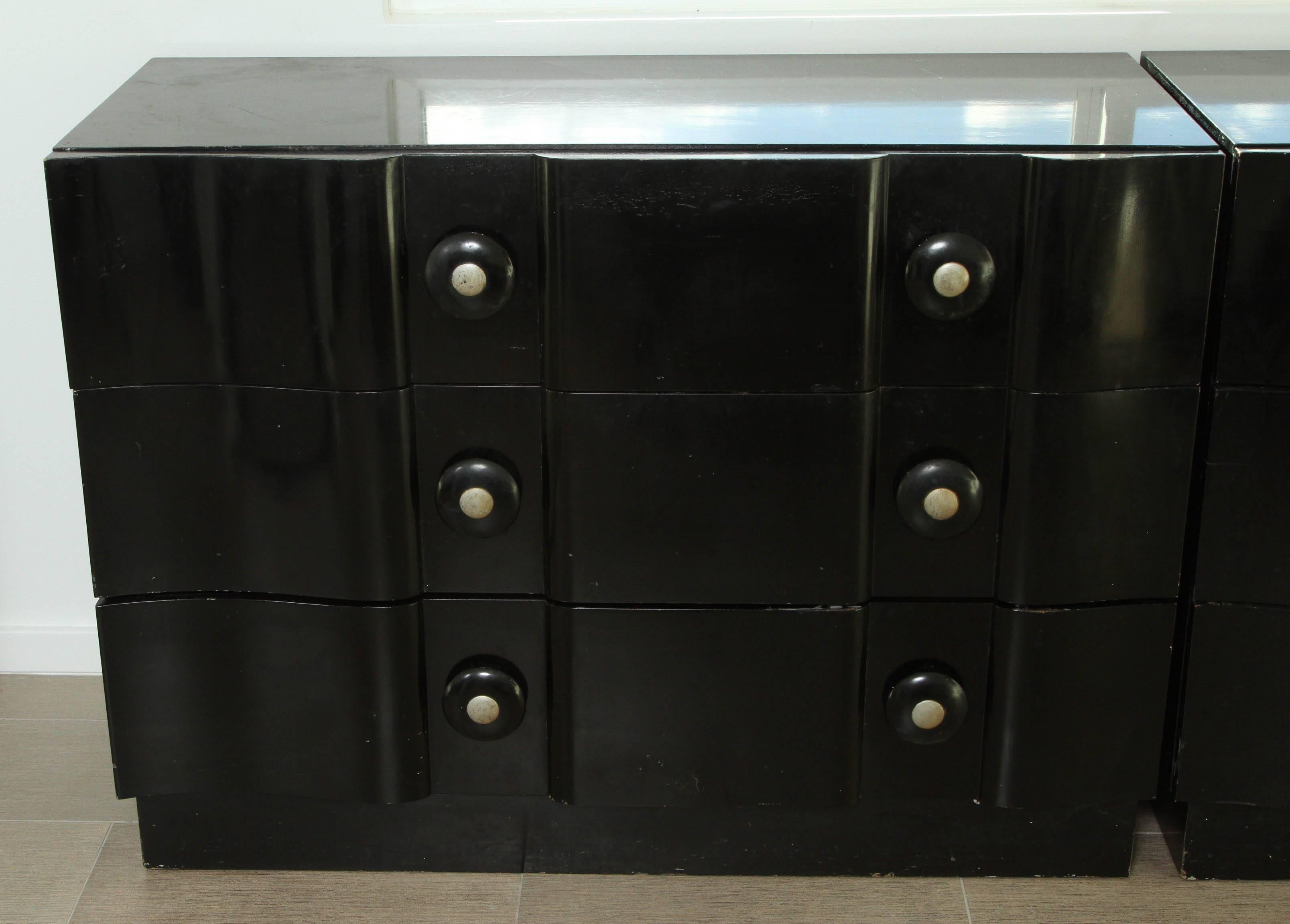 Fabulous pair of sophisticated dressers by James Mont In Good Condition In New York, NY