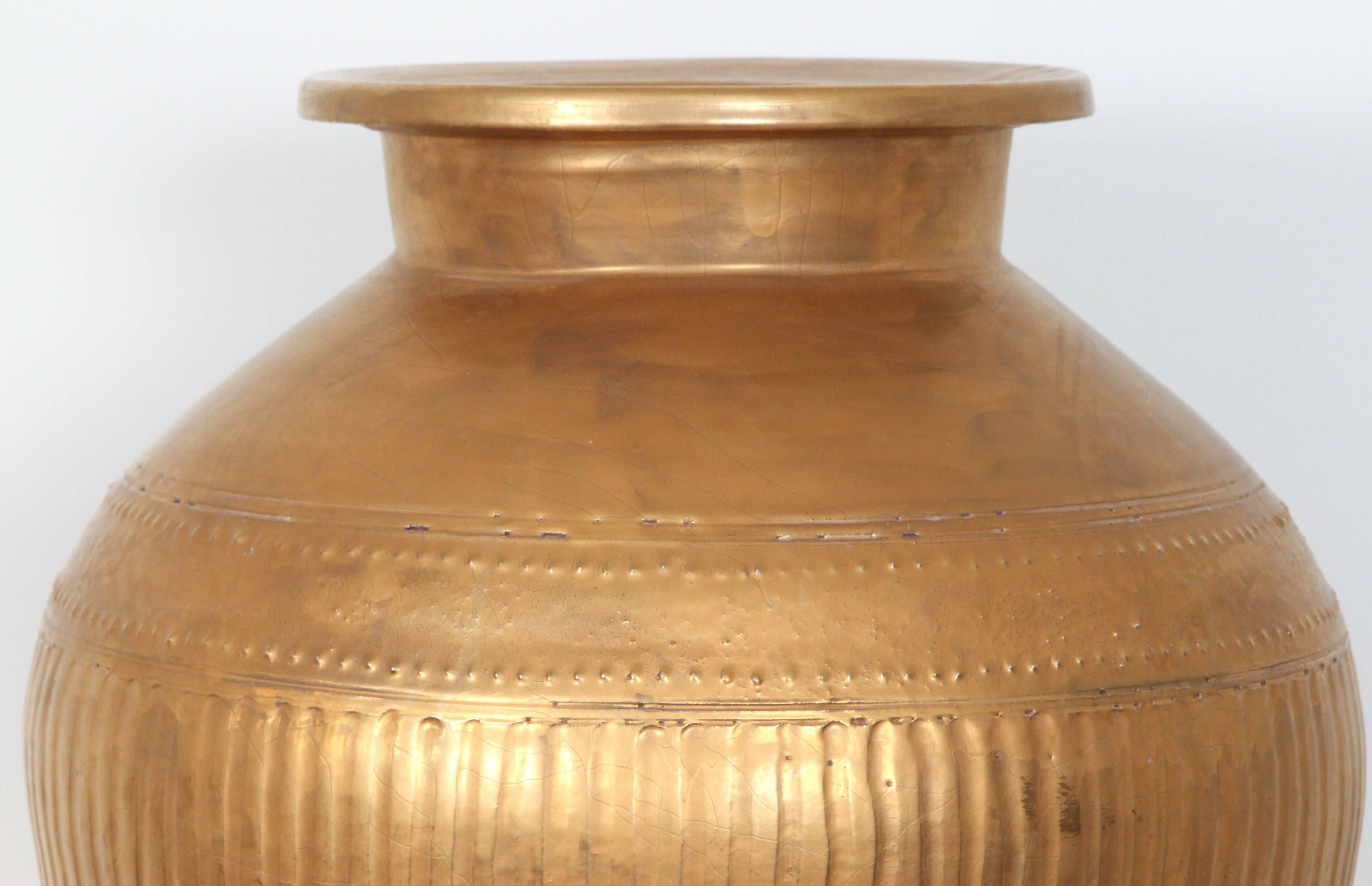 Late 20th Century Beautiful and Enormous Gilded Ceramic Urn For Sale