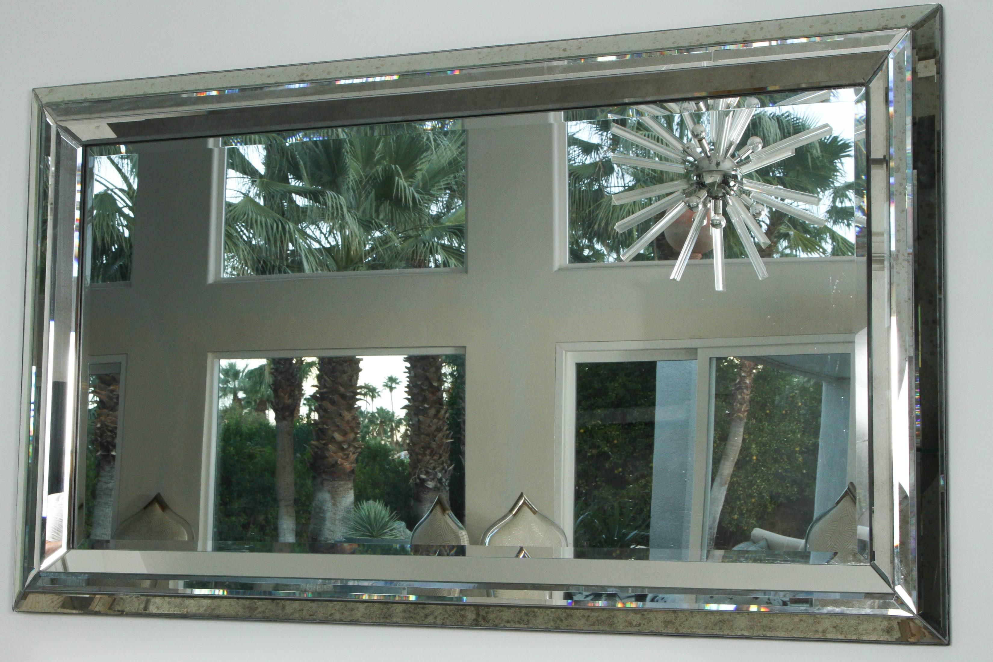 Grand Mirror with a Faceted Mirrored Frame In Excellent Condition For Sale In New York, NY