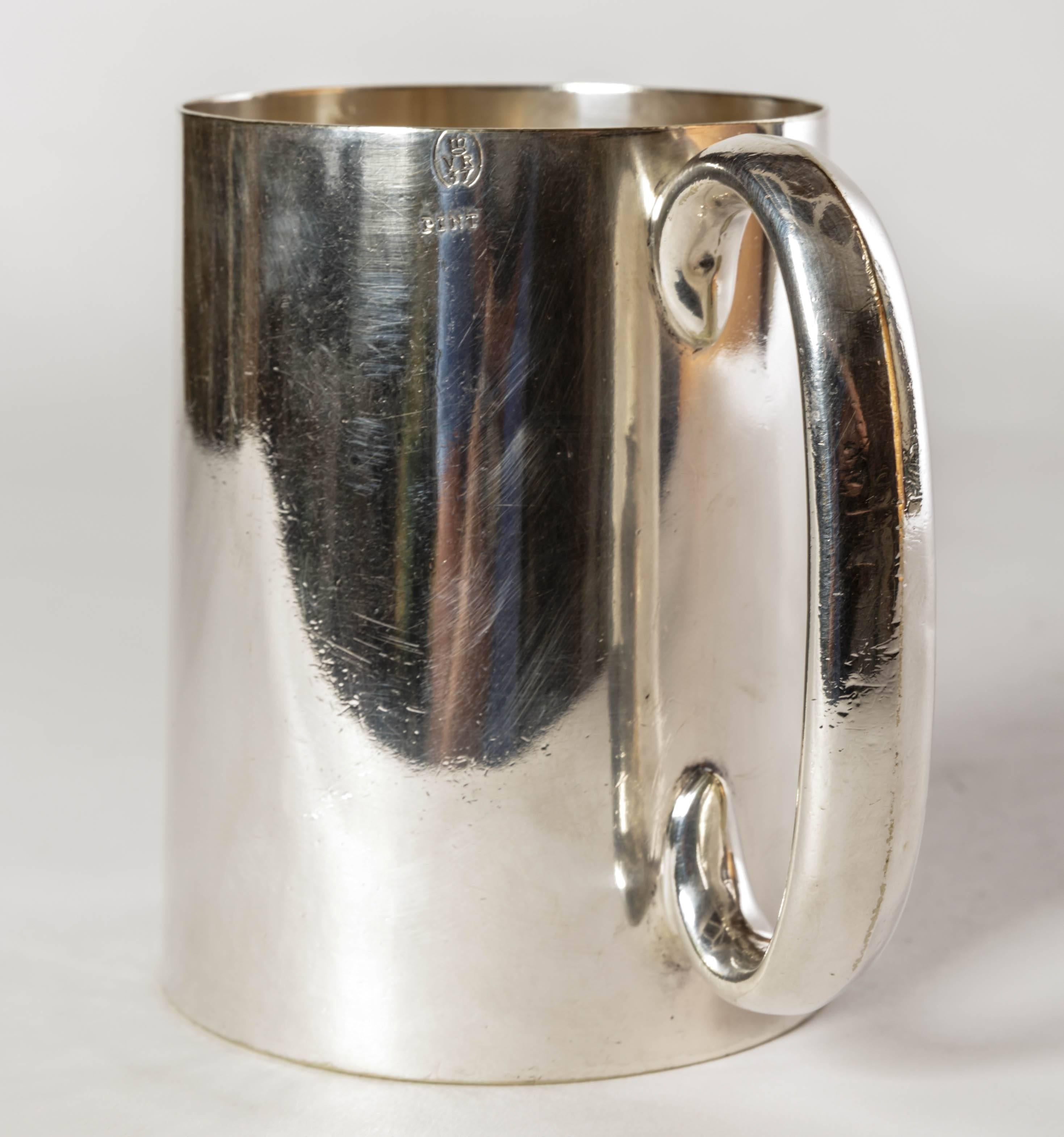 English Victorian Silver Plate Tankard In Excellent Condition For Sale In Southampton, NY