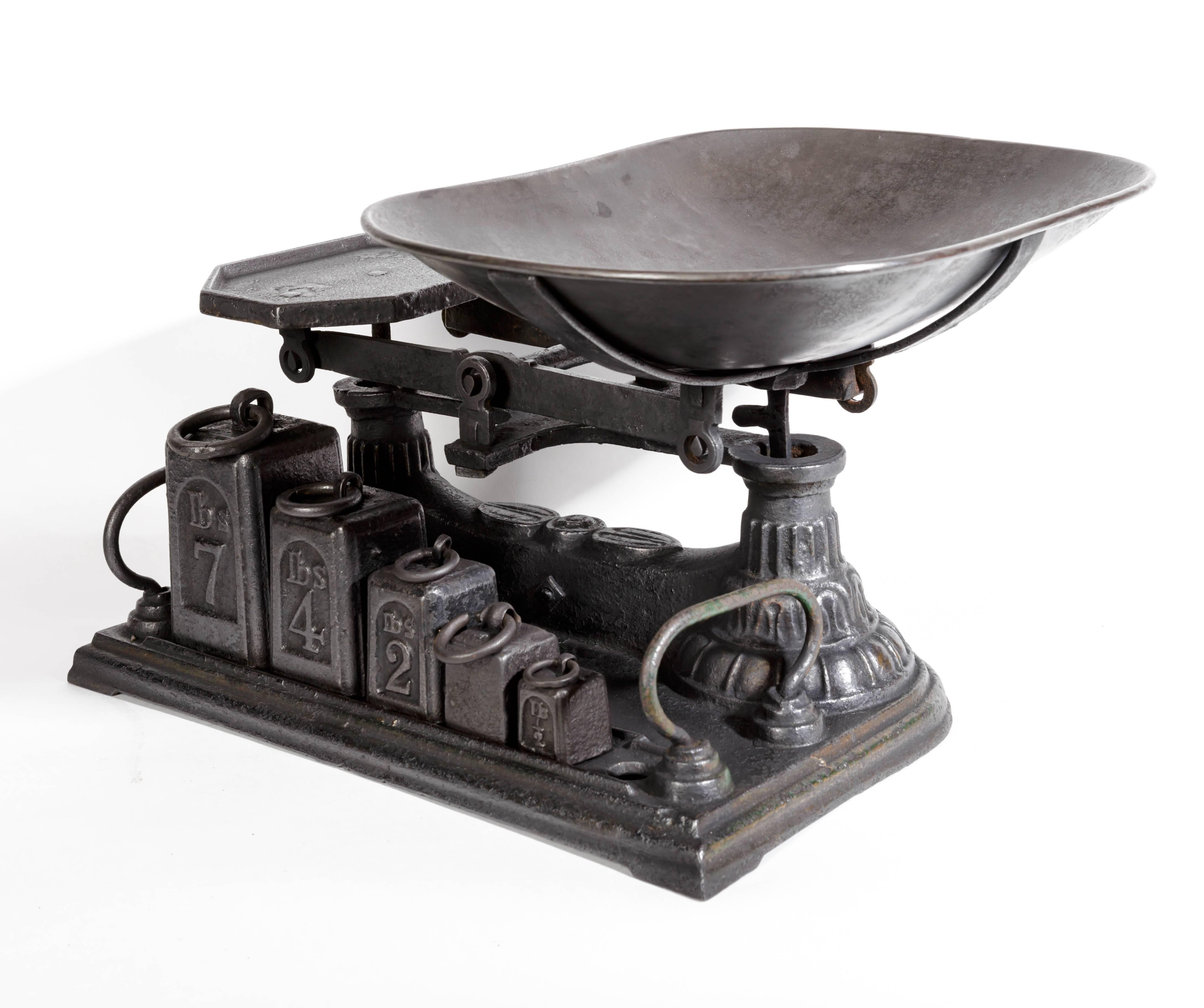 English, 19th Century Polished Cast Iron Scale For Sale 4