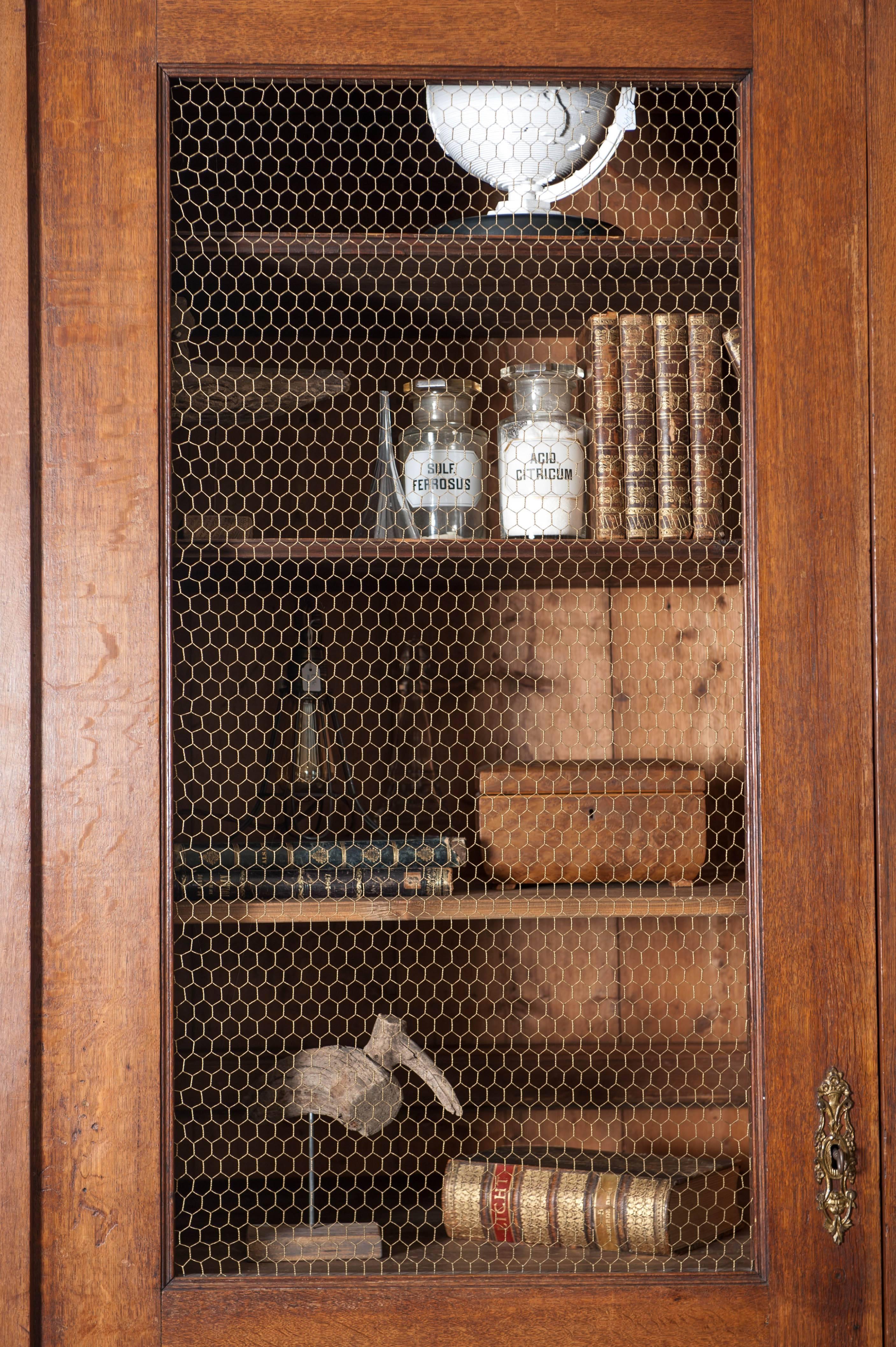 Large Antique Oak Library Bookcase in Neoclassical Style For Sale 1