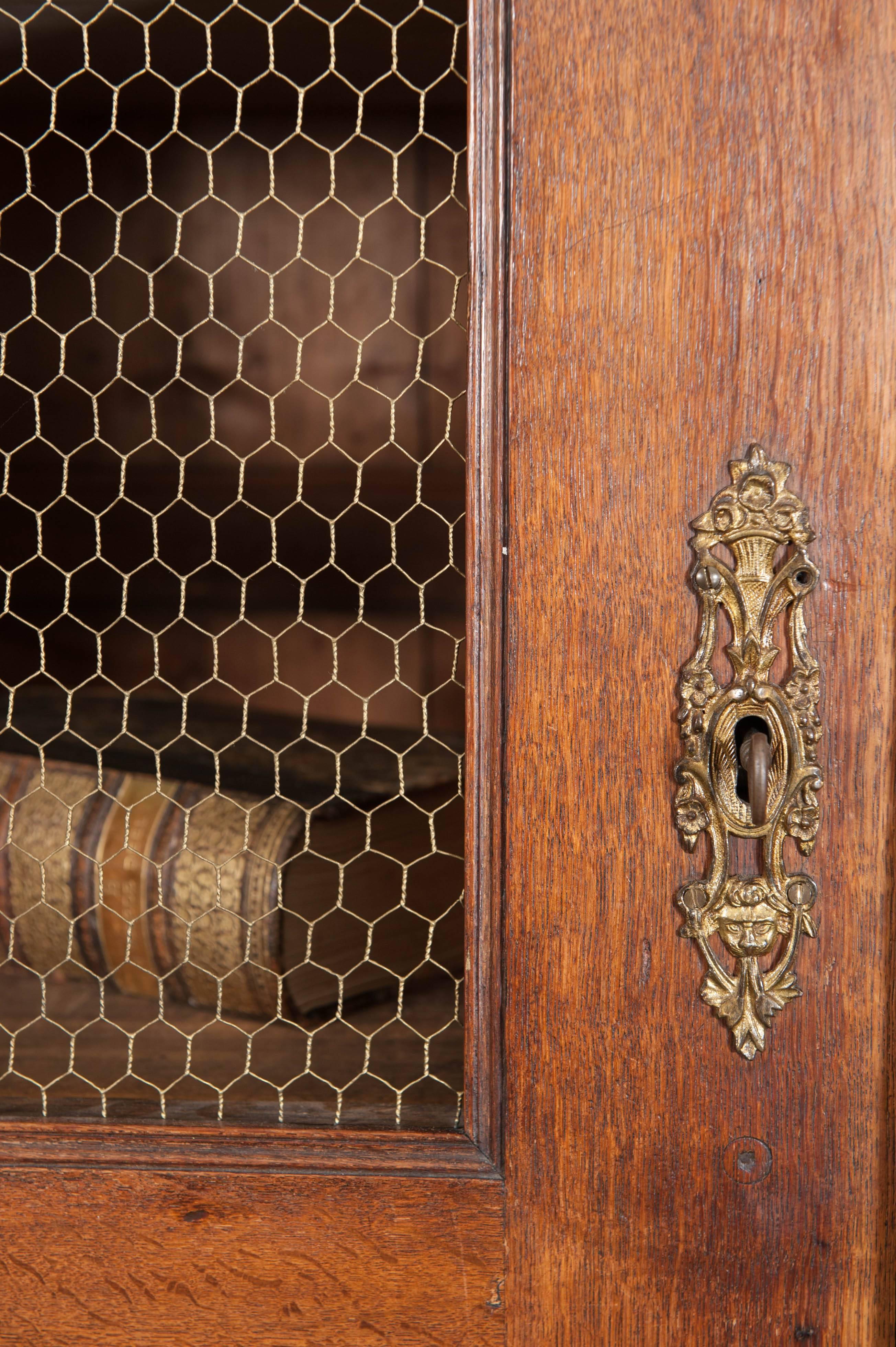 Large Antique Oak Library Bookcase in Neoclassical Style For Sale 3