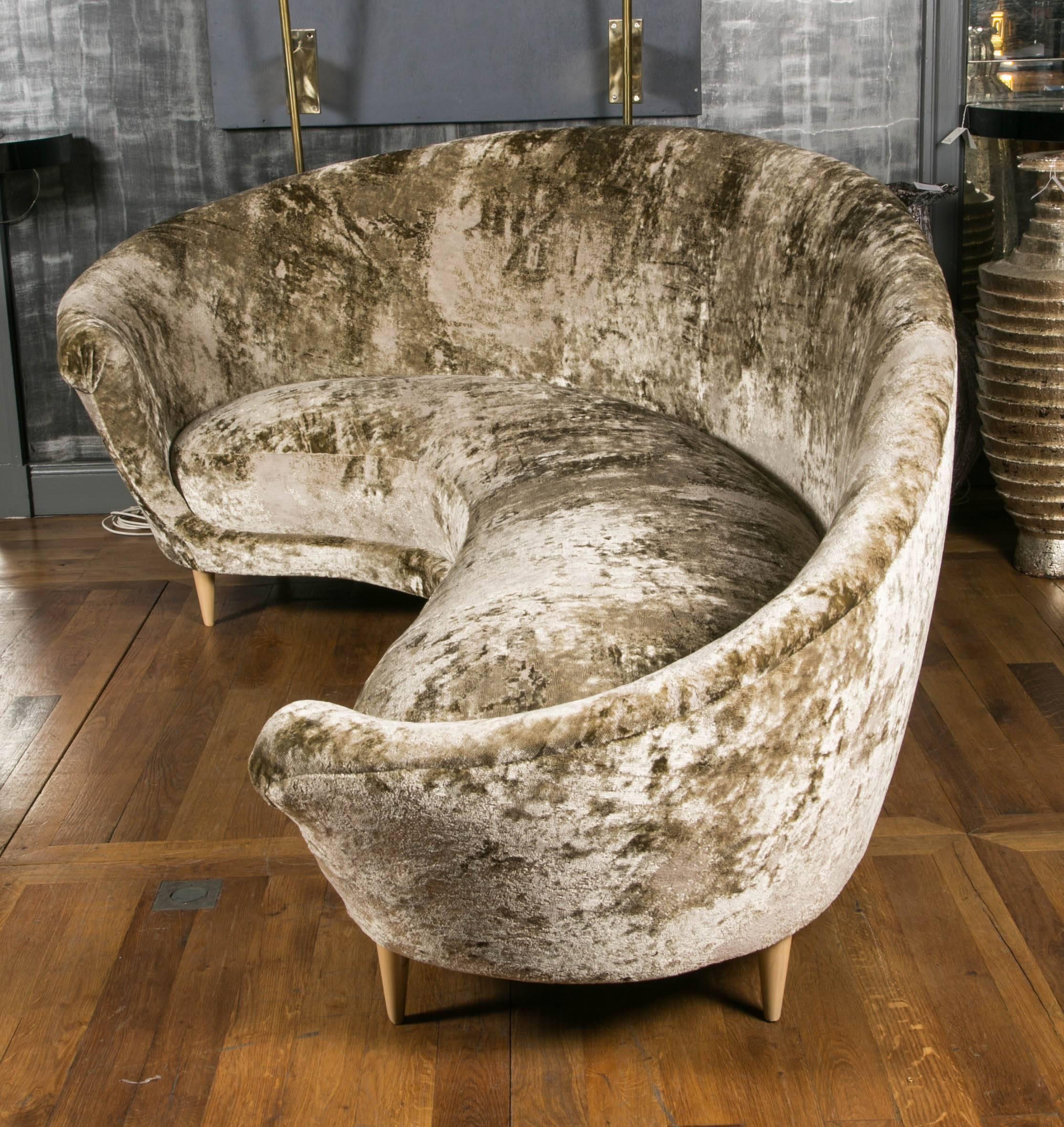 Large Sofa In Excellent Condition In Saint-Ouen (PARIS), FR