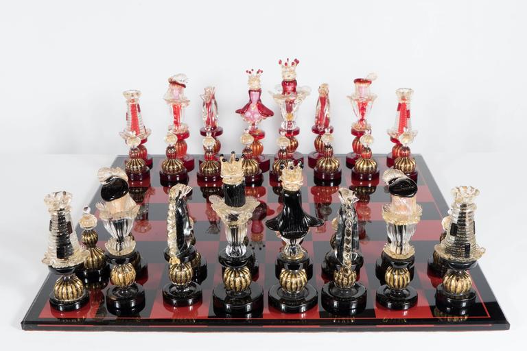 Handmade Italian Murano Art Glass Chess Board, Italian Glass from Simoeng,  Venice, Set of 33 for sale at Pamono