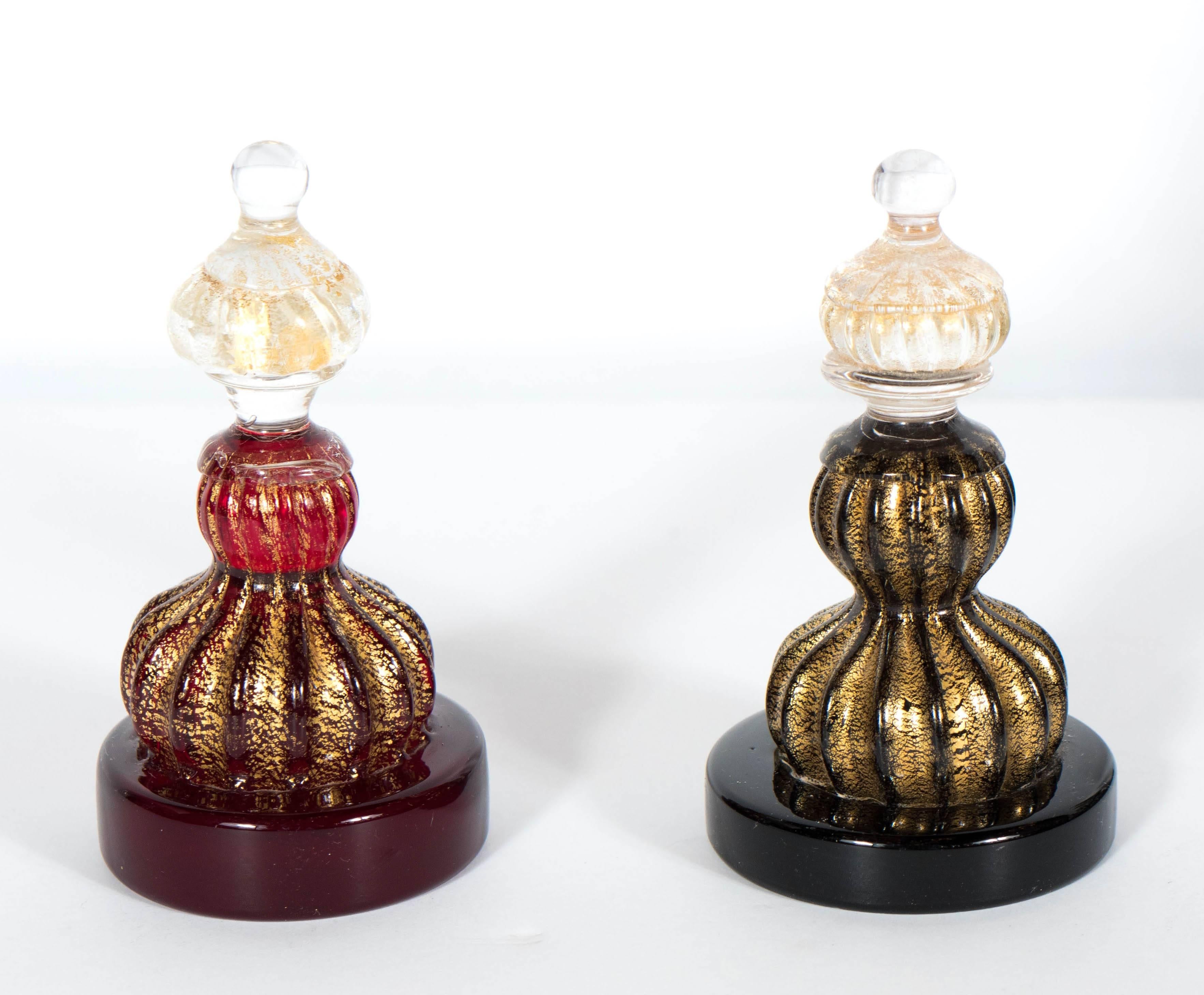 Mid-Century Modernist Handblown Murano Glass Chess Set In Excellent Condition In New York, NY