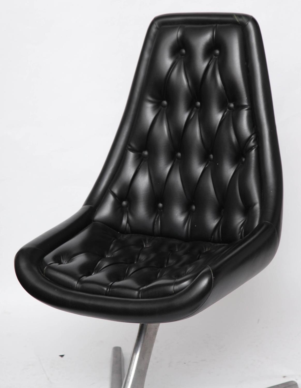 Set of Four Modernist 1970s Futuristic Chairs For Sale at 1stdibs