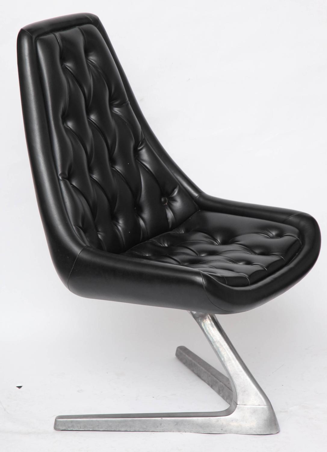 Set of Four Modernist 1970s Futuristic Chairs For Sale at 1stdibs