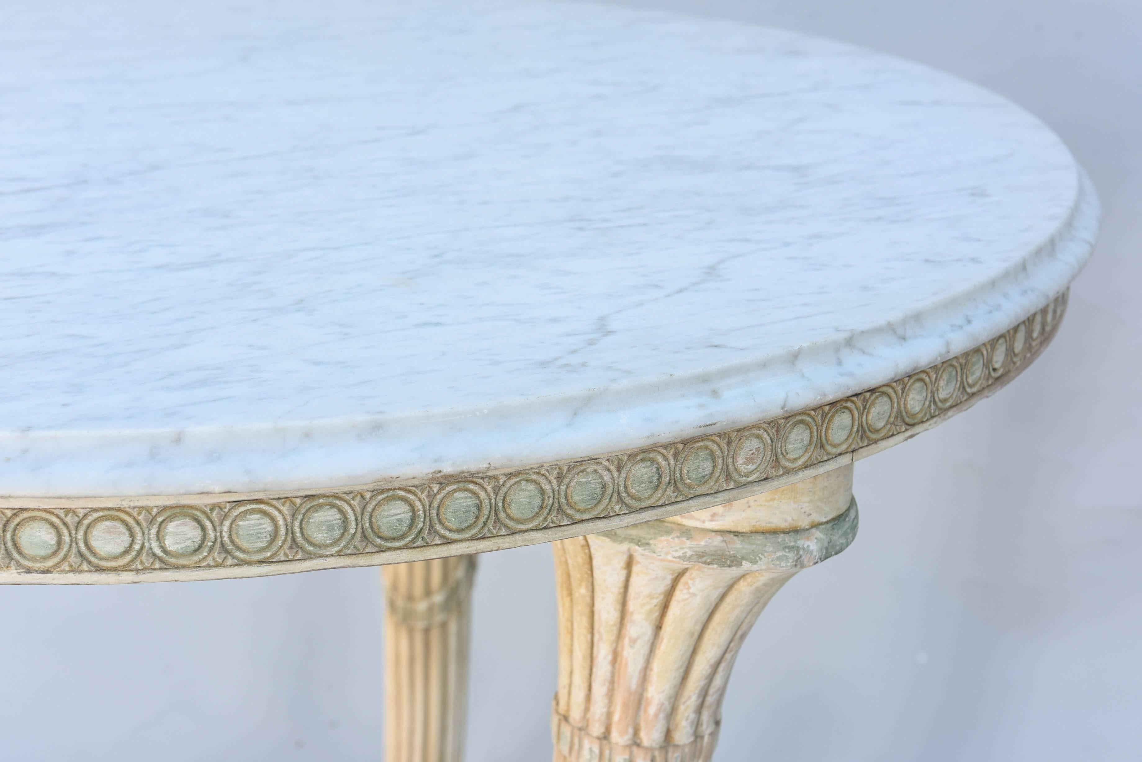 Round Italian Center Table with Carrara Marble Top on Painted Base In Excellent Condition In West Palm Beach, FL
