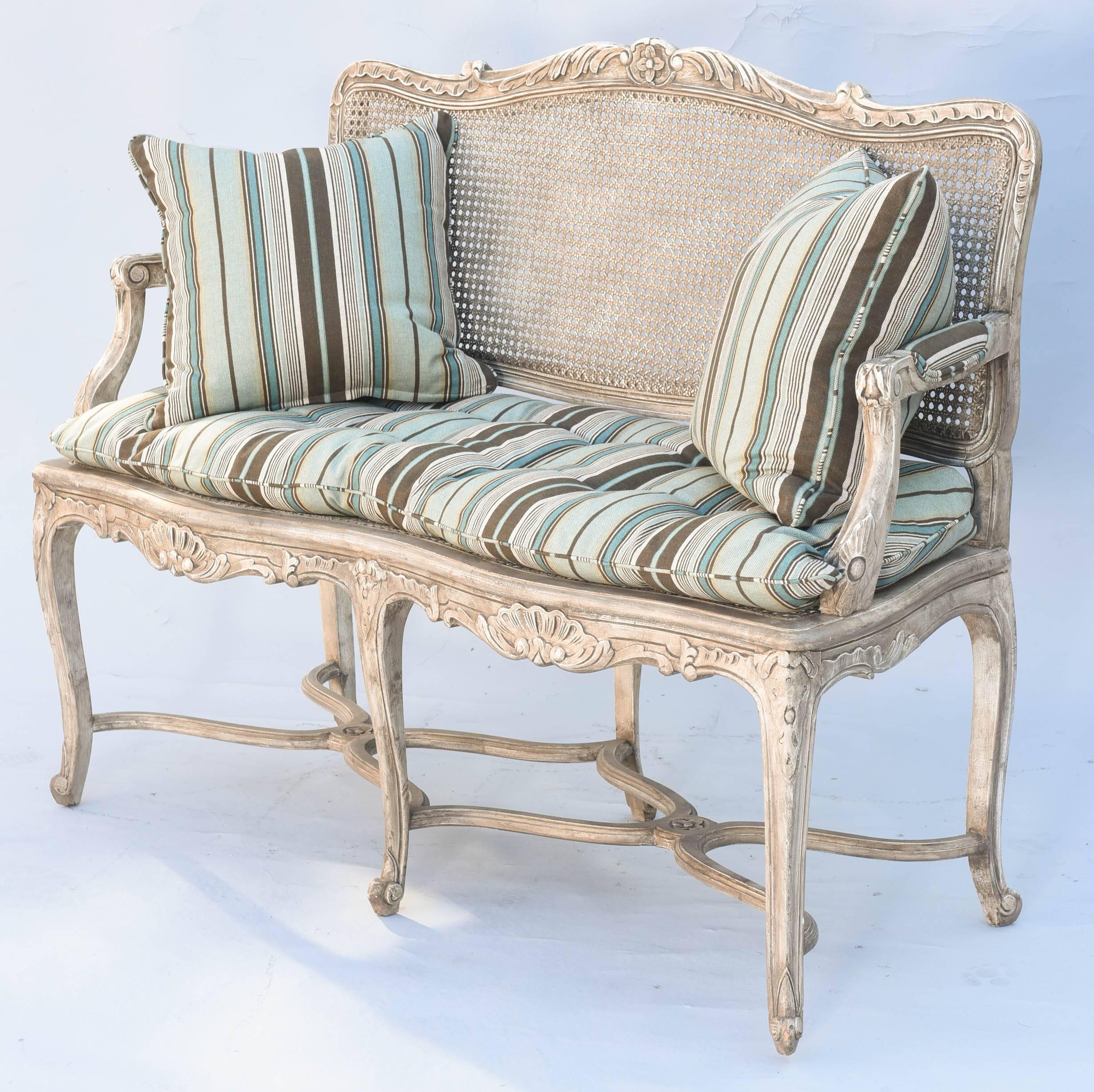 Painted Regence Style Caned Settee In Excellent Condition In West Palm Beach, FL