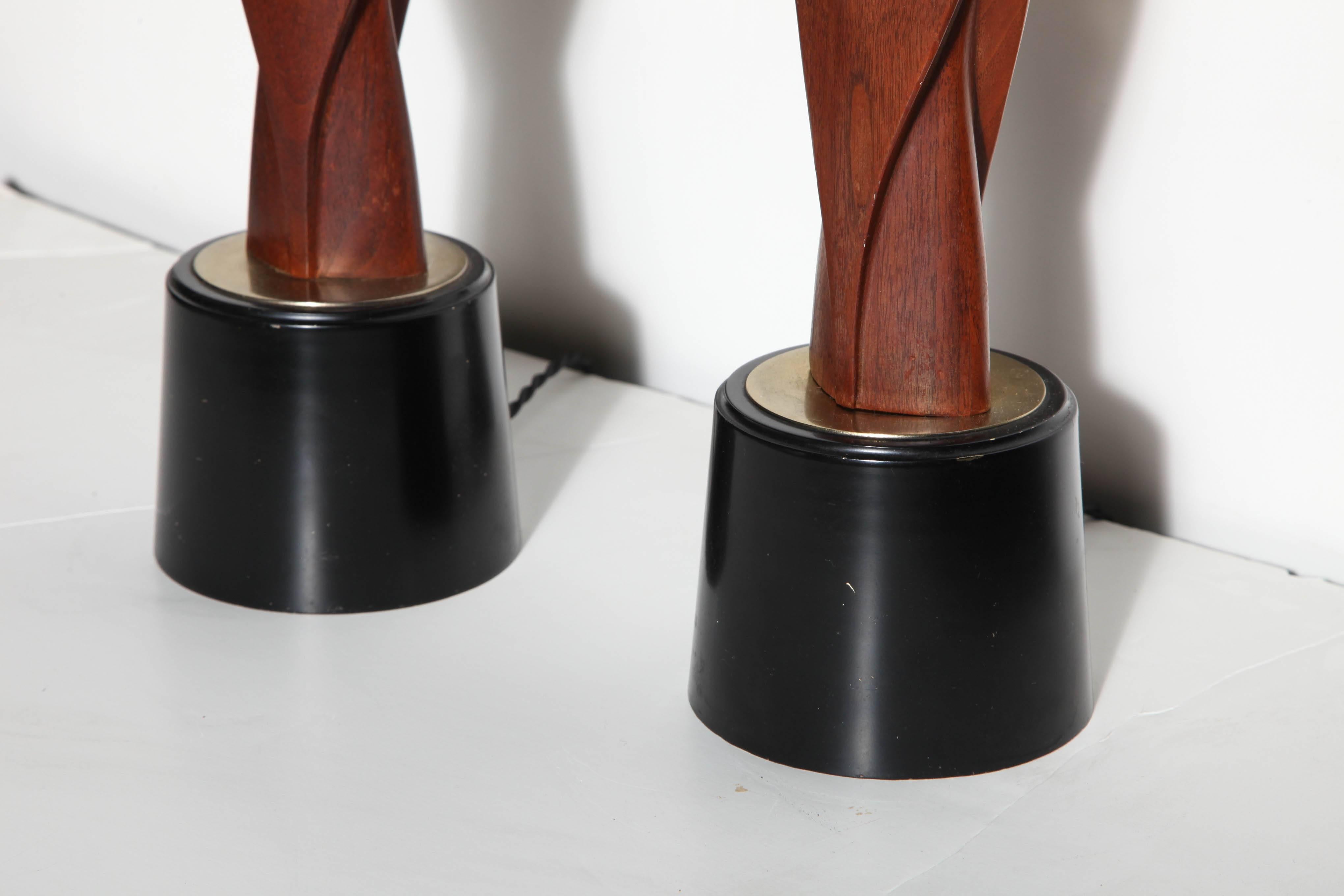 Metal Tall Pair Richard Barr for Laurel Sculptural Walnut & Black Enamel Table Lamps For Sale